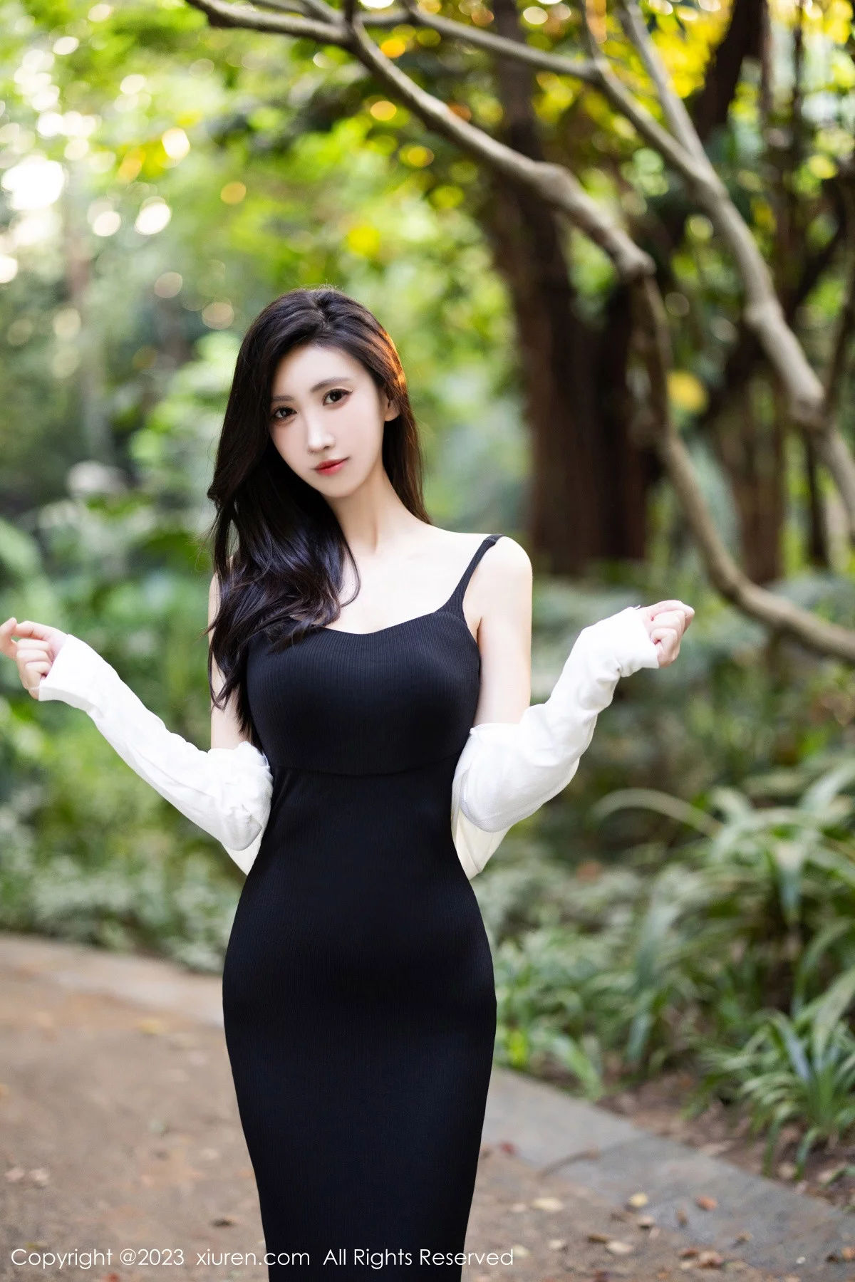 [XiuRen]高清写真图 2023.12.19 No.7830 章芃芃 清纯美腿