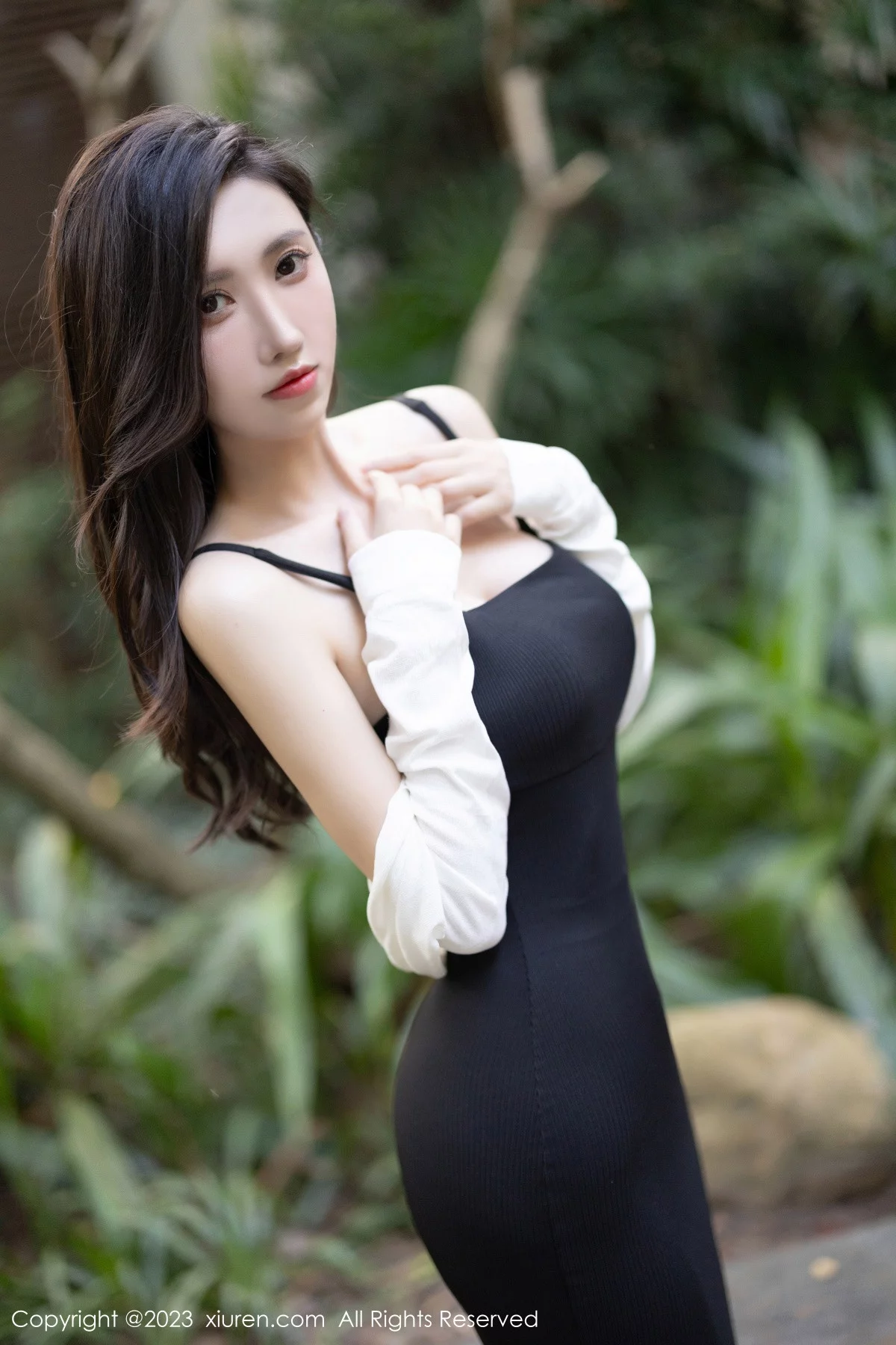 [XiuRen]高清写真图 2023.12.19 No.7830 章芃芃 清纯美腿