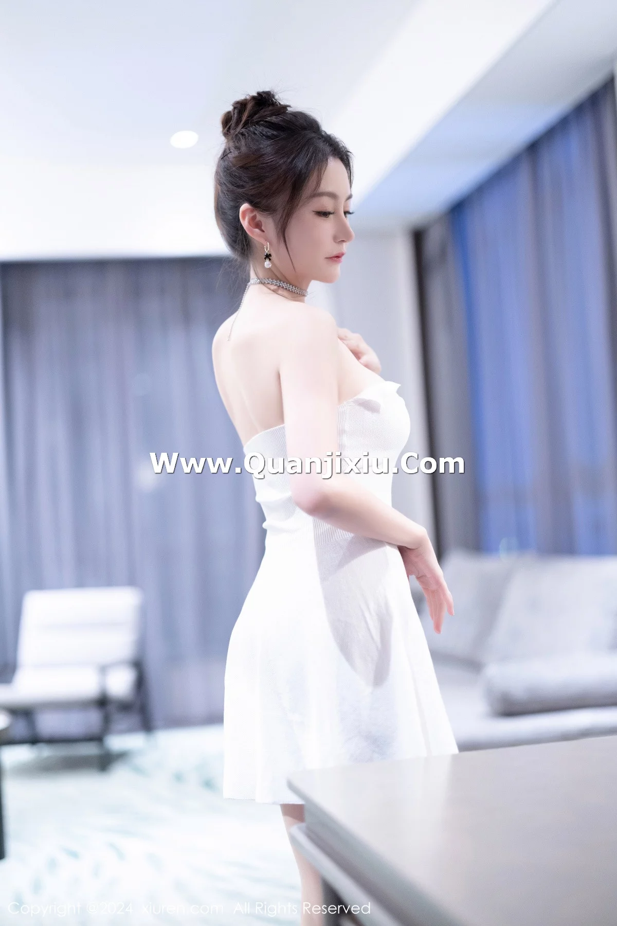 [XiuRen]高清写真图 2024.01.08 No.7927 唐宁宁 美腿妩媚