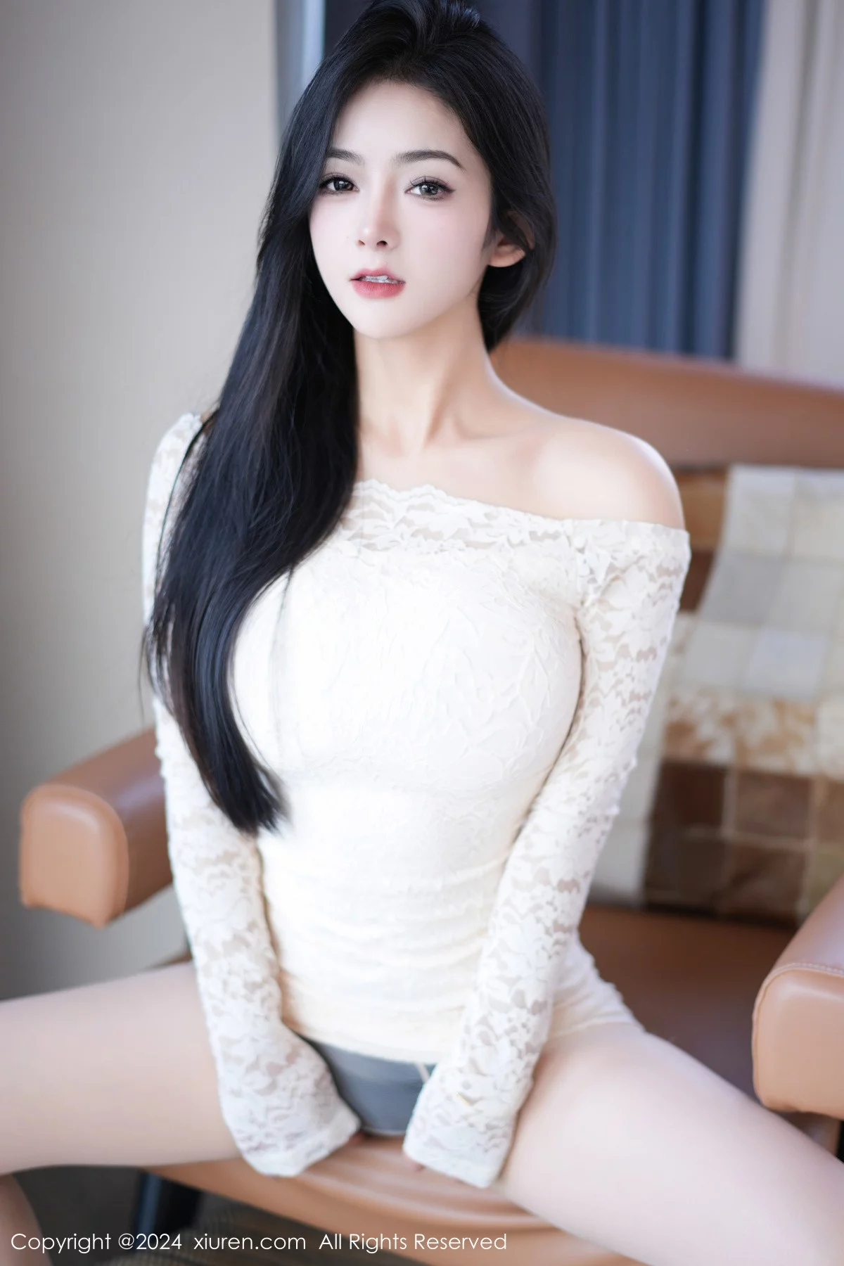 [XiuRen]高清写真图 2024.01.12 No.7954 谭小灵 丝袜美腿