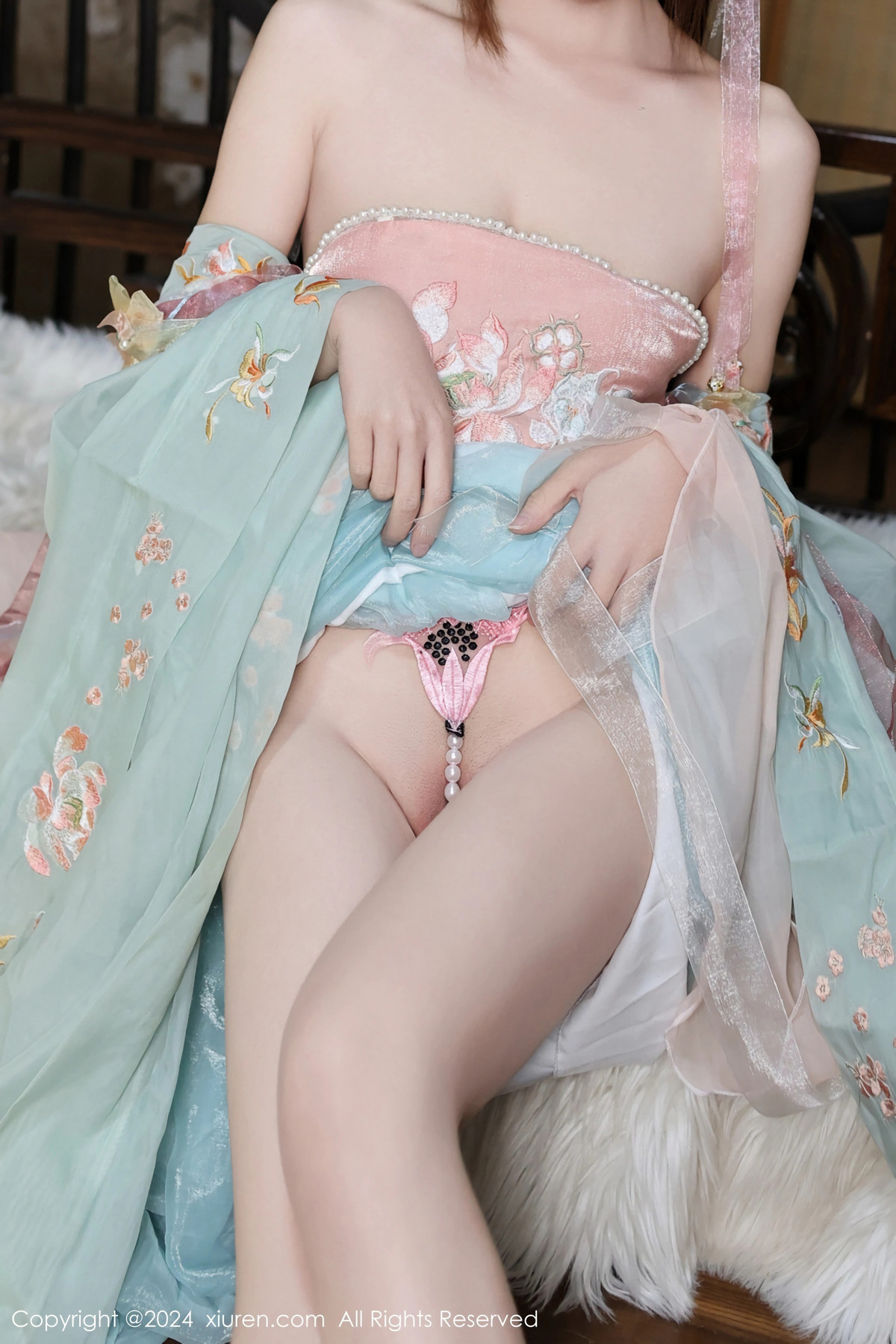 [XiuRen]高清写真图 2024.01.19 No.7989 金tiao 古装美腿
