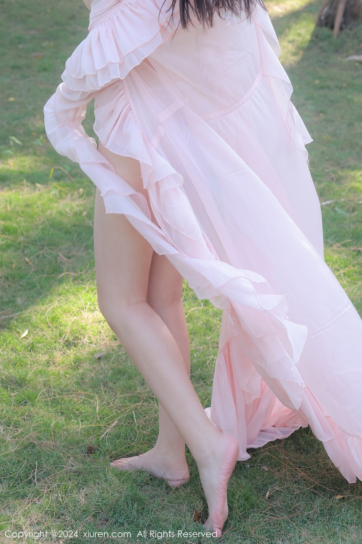[XiuRen]高清写真图 2024.01.23 No.8007 小薯条nienie 户外美腿