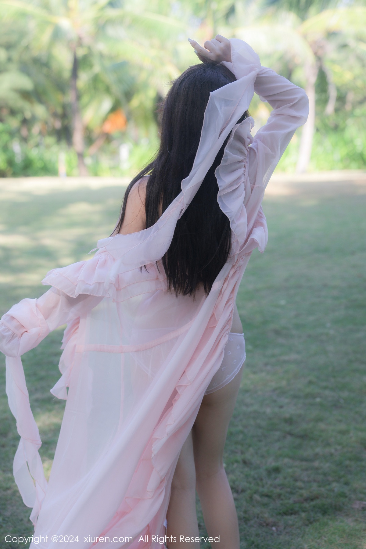 [XiuRen]高清写真图 2024.01.23 No.8007 小薯条nienie 户外美腿