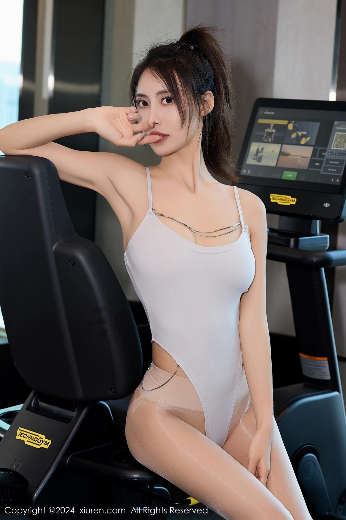[XiuRen]高清写真图 2024.01.25 No.8018 Lingyu69 三亚旅拍