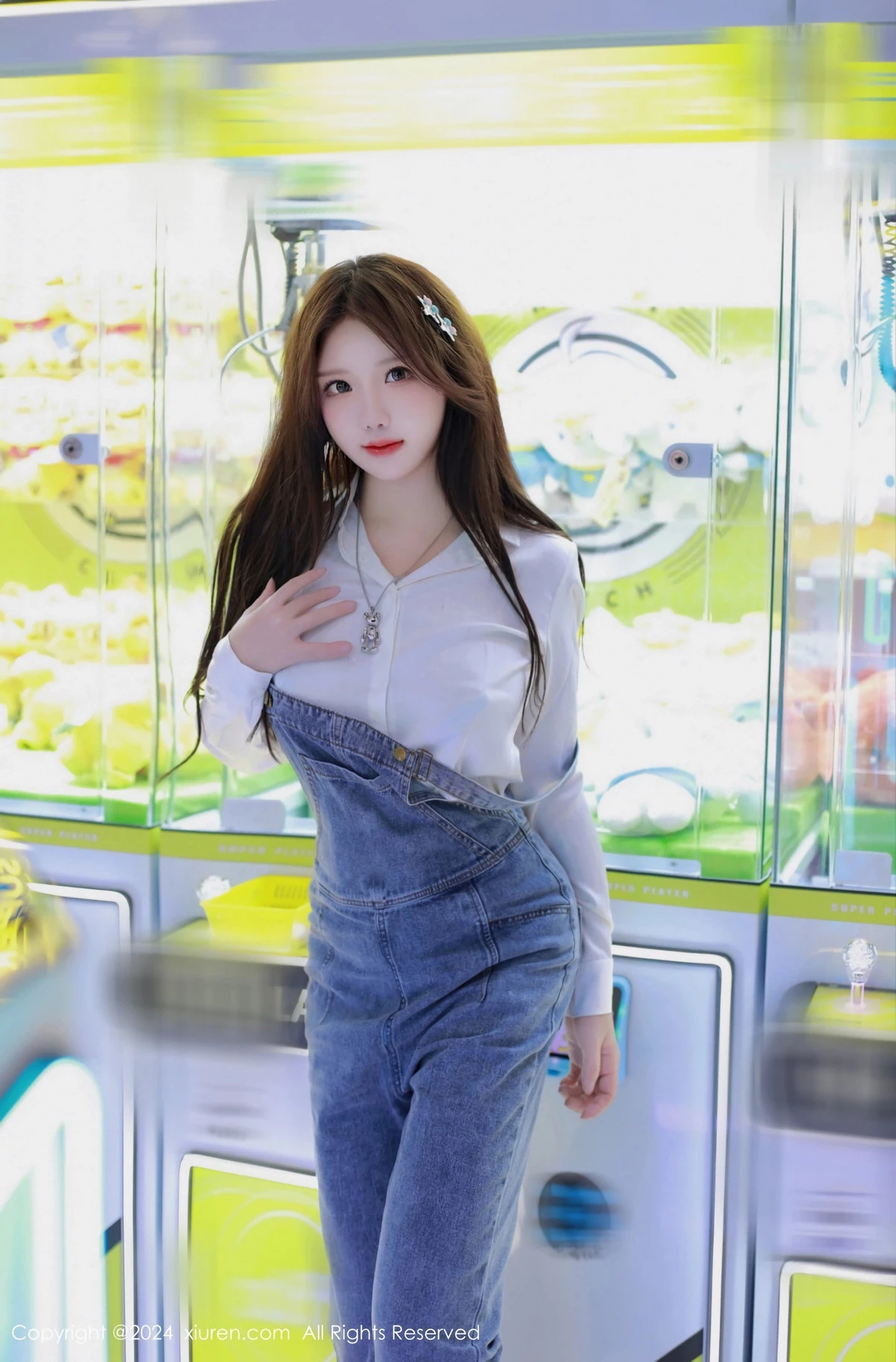 [XiuRen]高清写真图 2024.02.07 No.8087 小薯条nienie 美腿性感