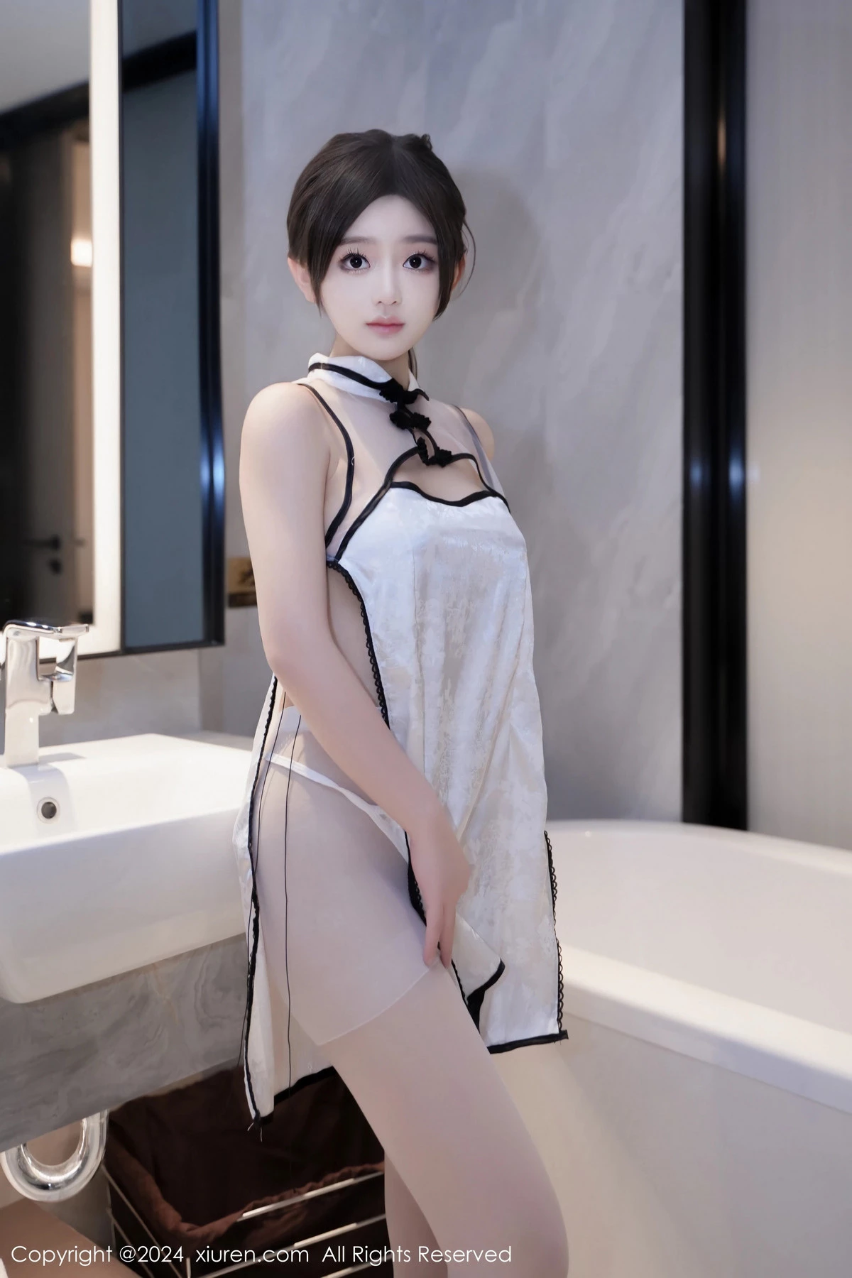 [XiuRen]高清写真图 2024.02.19 No.8104 奶茶味的包子 丝袜美腿