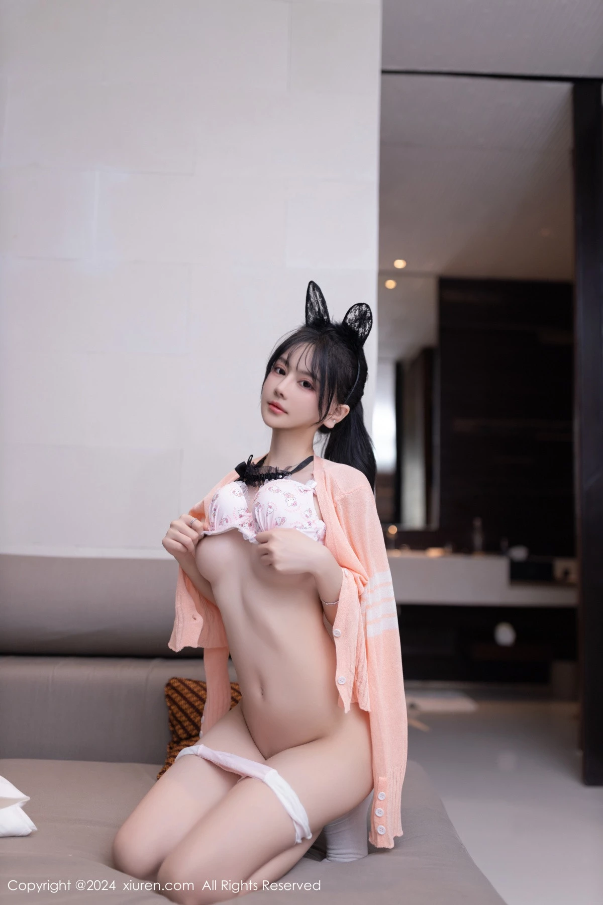 [XiuRen]高清写真图 2024.02.23 No.8138 幼幼 性感美腿