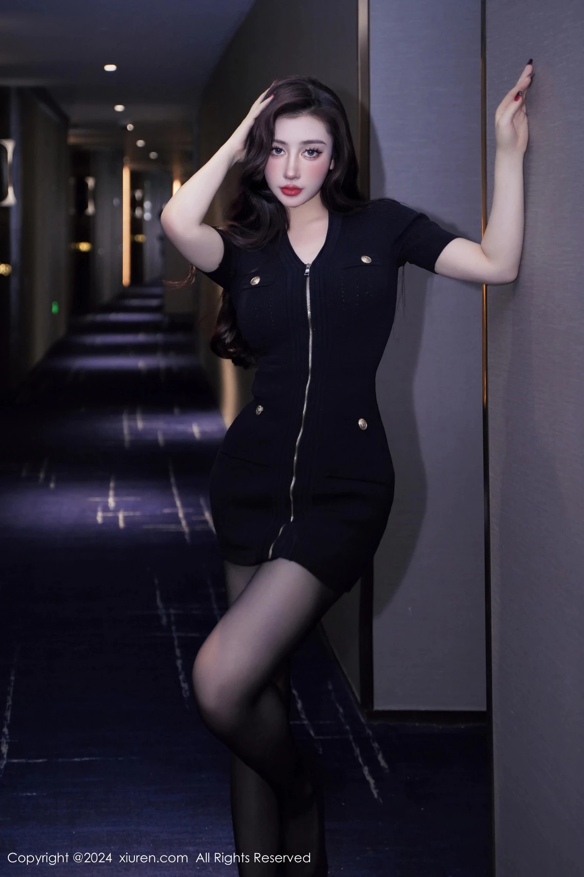 [XiuRen]高清写真图 2024.03.04 No.8170 蕾蕾醒了没 黑丝性感