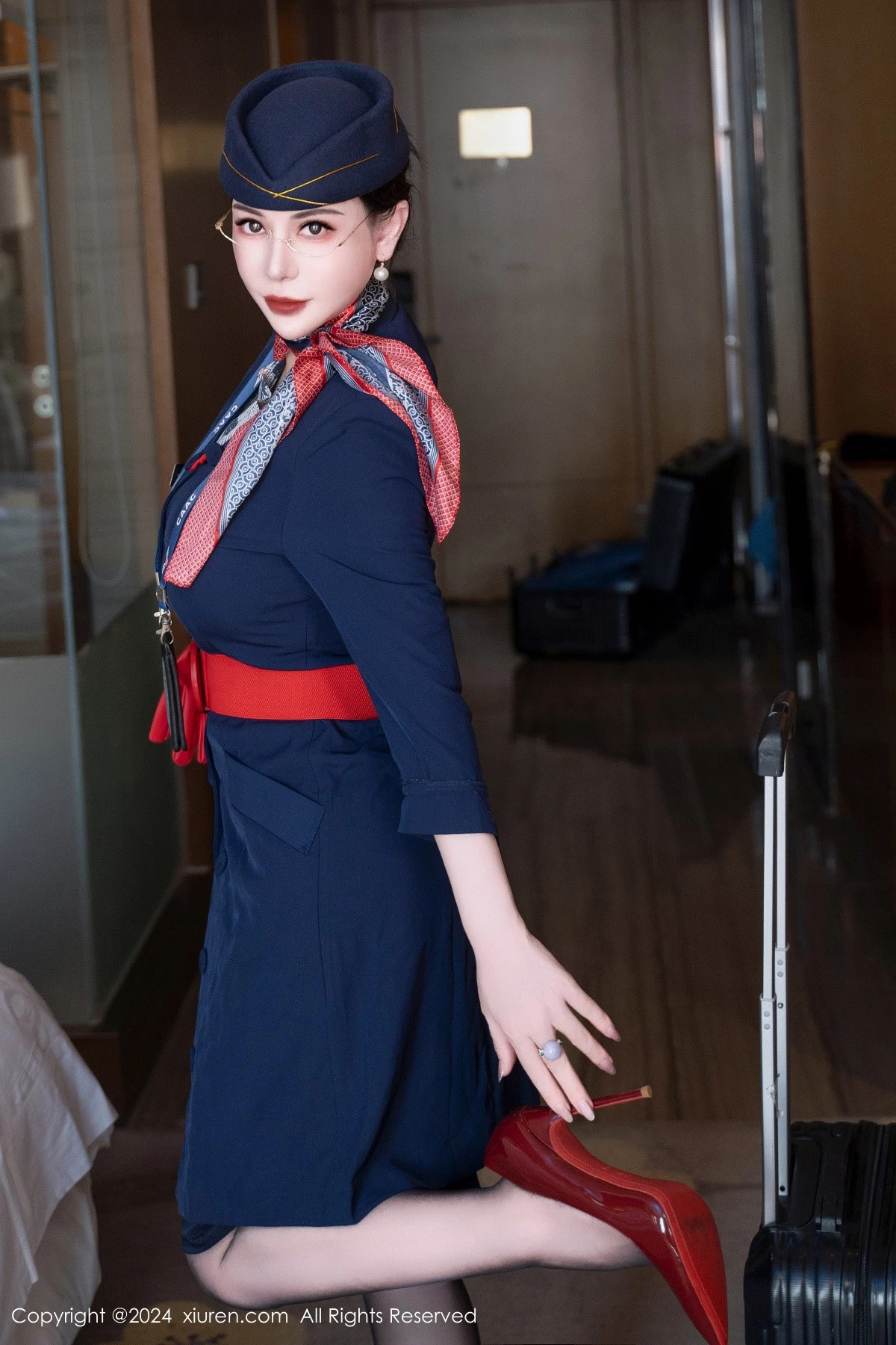 [XiuRen]高清写真图 2024.03.19 No.8253 悦悦姐 黑丝美臀