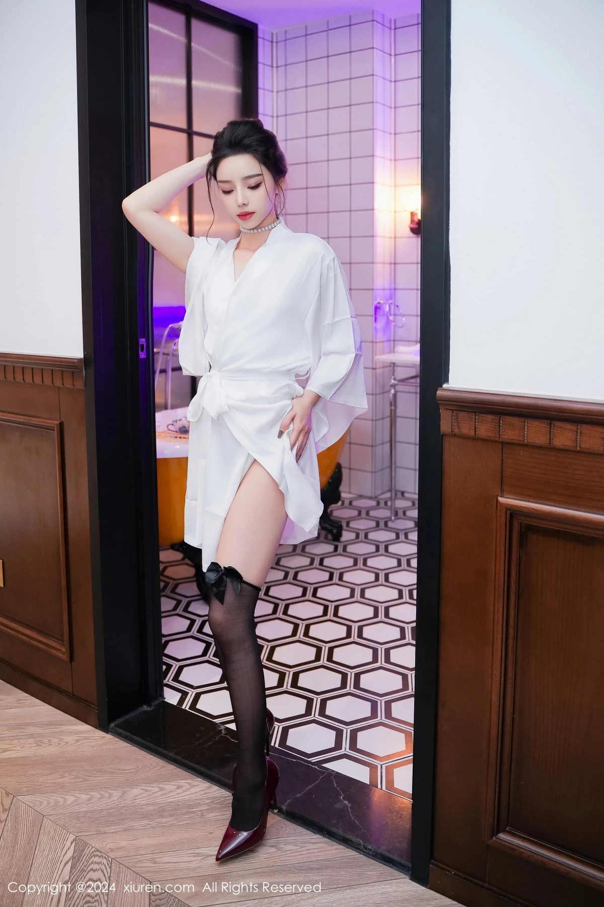 [XiuRen]高清写真图 2024.03.25 No.8283 苏曼兮 黑丝美腿