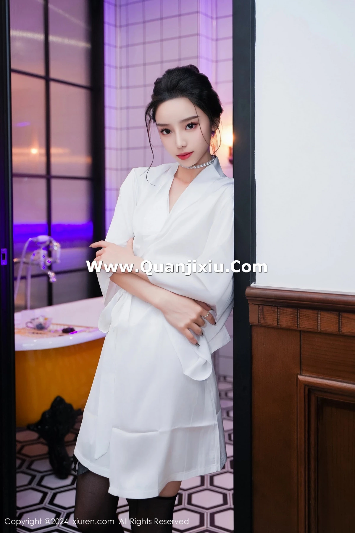 [XiuRen]高清写真图 2024.03.25 No.8283 苏曼兮 黑丝美腿