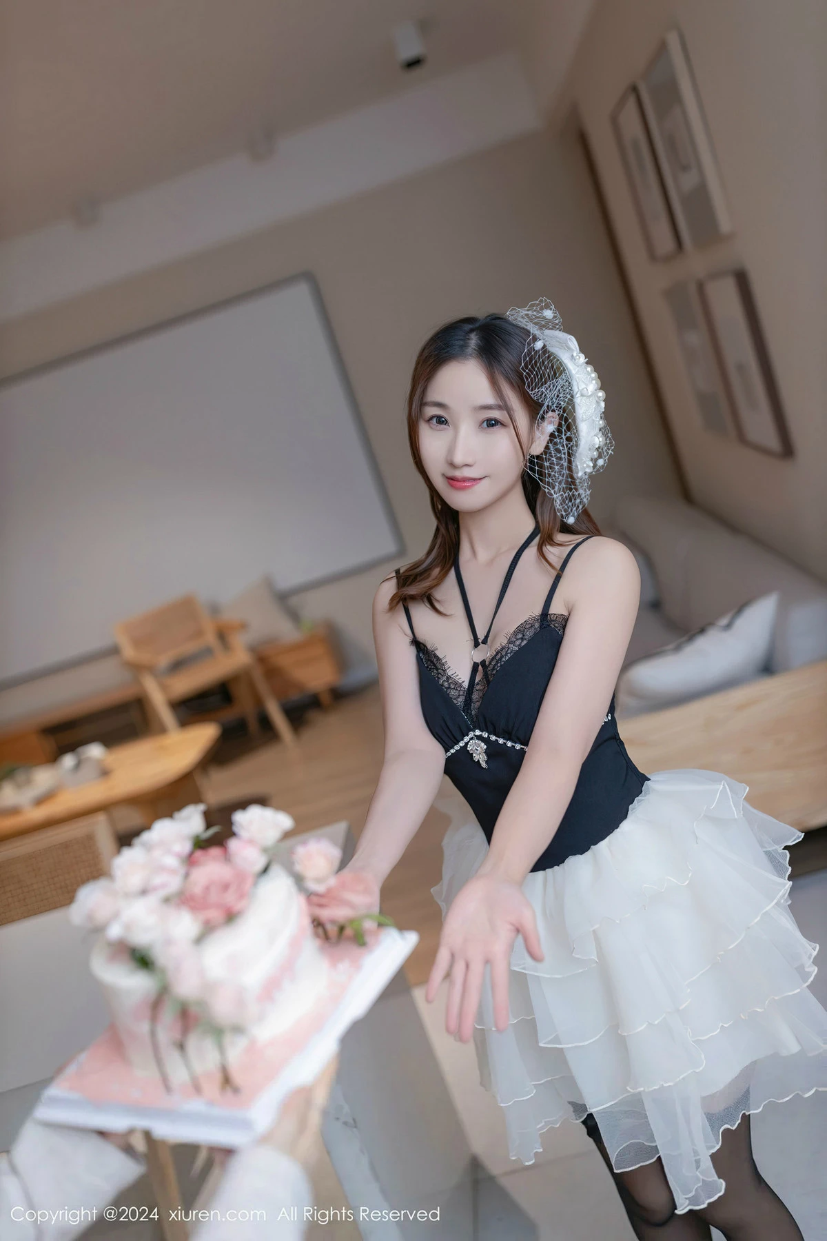 [XiuRen]高清写真图 2024.04.16 No.8398 杏子Yada 黑丝美腿