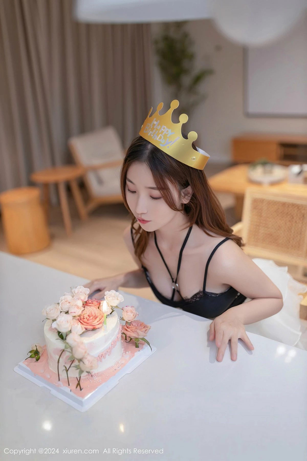 [XiuRen]高清写真图 2024.04.16 No.8398 杏子Yada 黑丝美腿