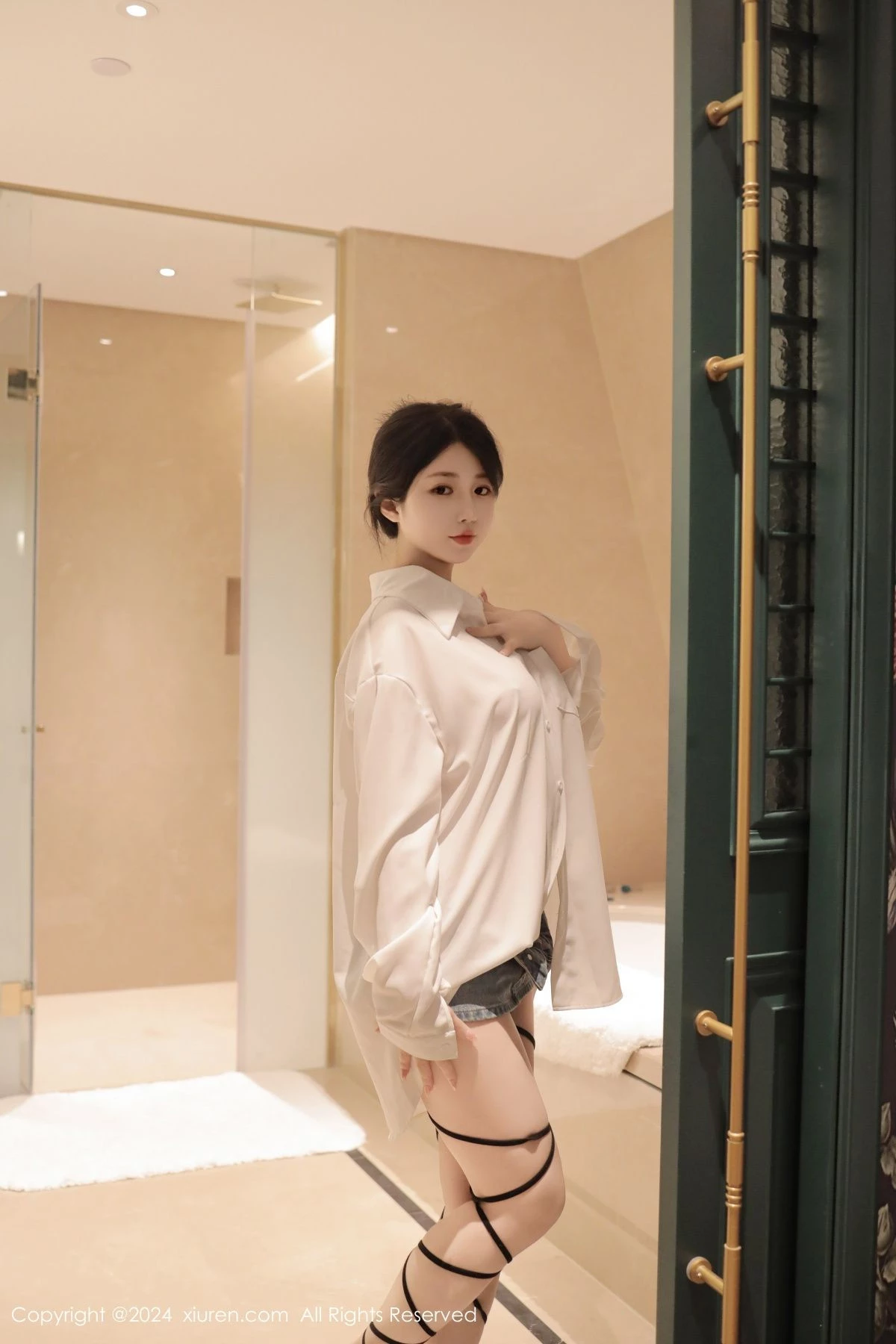 [XiuRen]高清写真图 2024.04.16 No.8400 陈小花 美胸性感