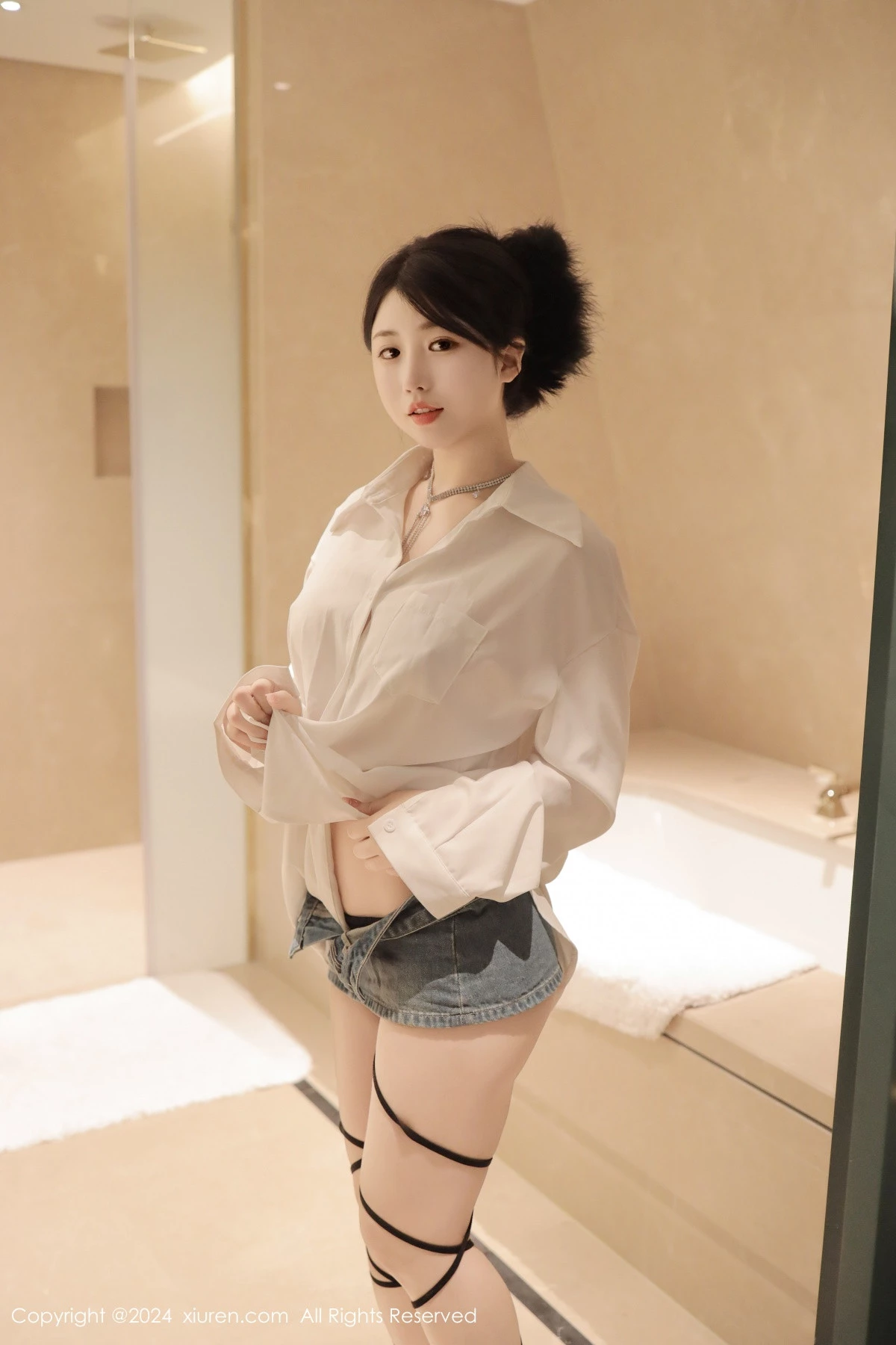 [XiuRen]高清写真图 2024.04.16 No.8400 陈小花 美胸性感