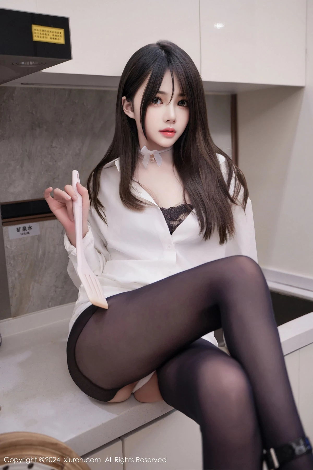 [XiuRen]高清写真图 2024.04.22 No.8429 林月月 美腿黑丝