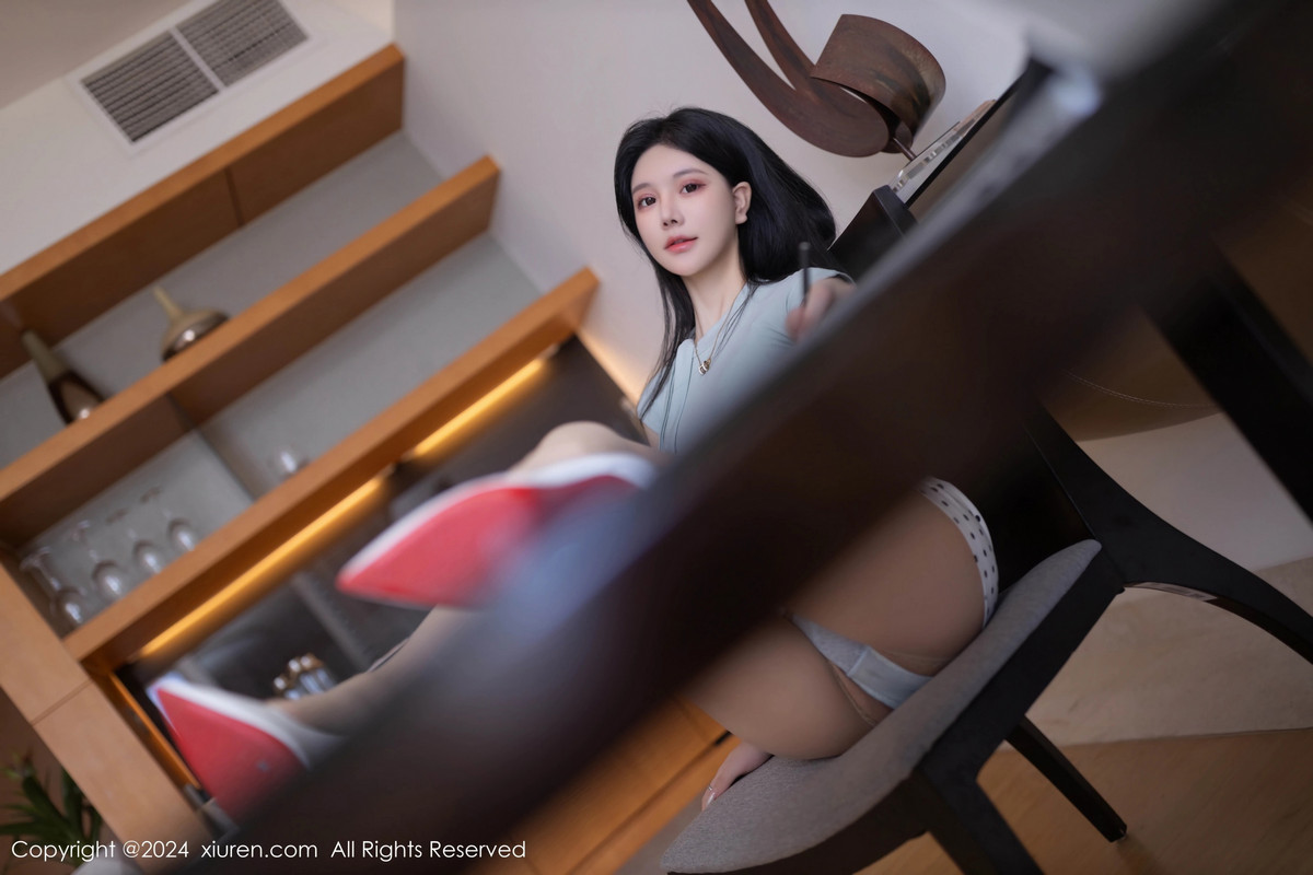 [XiuRen]高清写真图 2024.06.28 No.8774 幼幼 肉丝美腿
