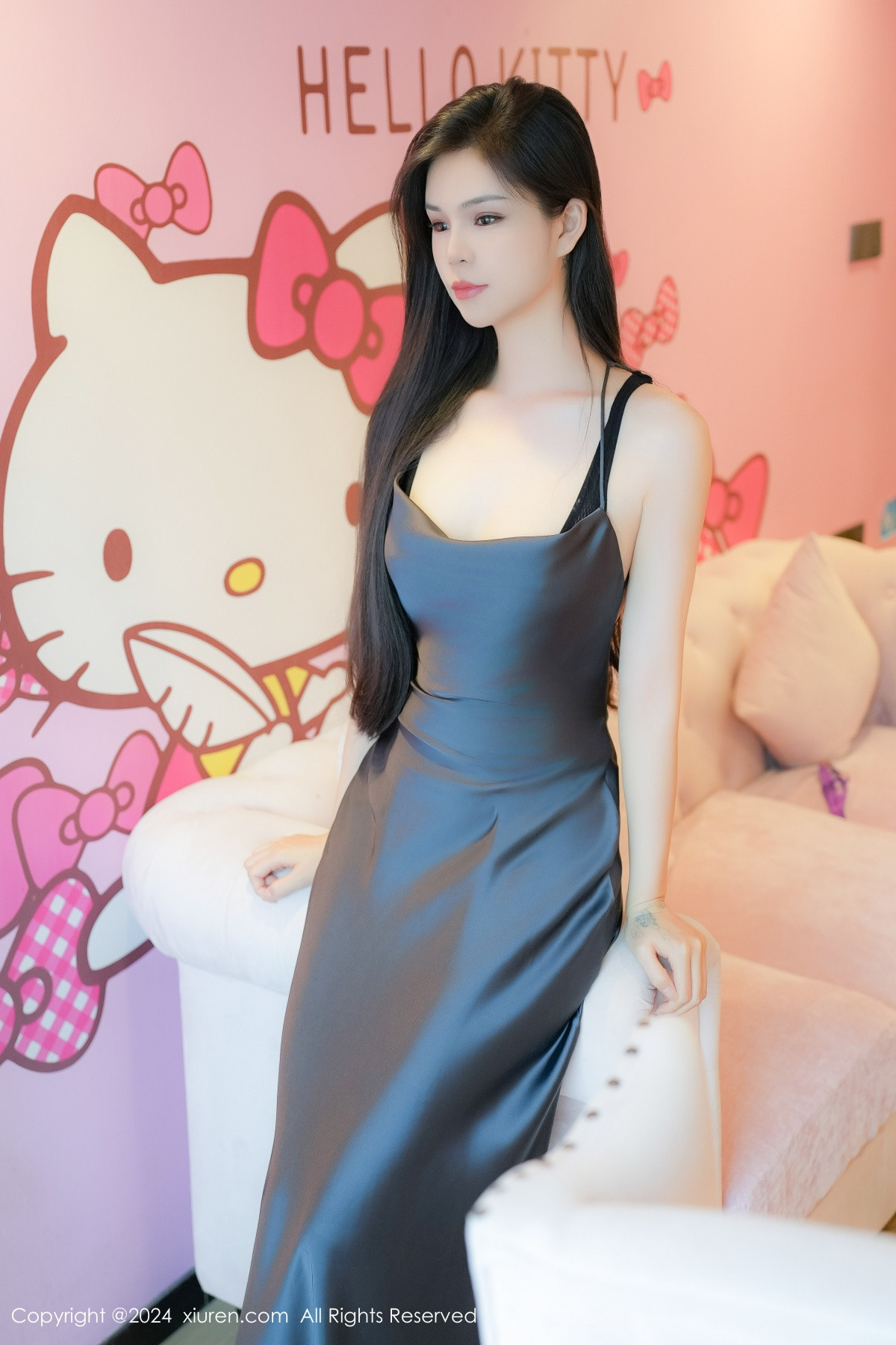 [XiuRen]高清写真图 2024.07.03 No.8795 雪糕CiCi 黑丝美腿