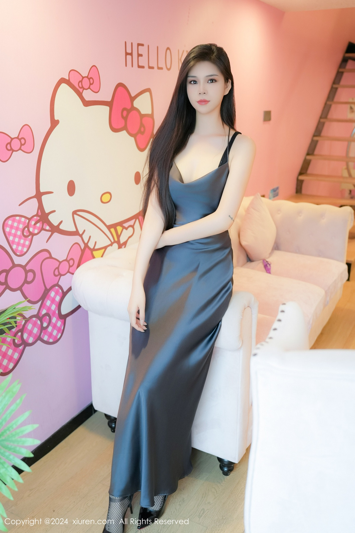 [XiuRen]高清写真图 2024.07.03 No.8795 雪糕CiCi 黑丝美腿