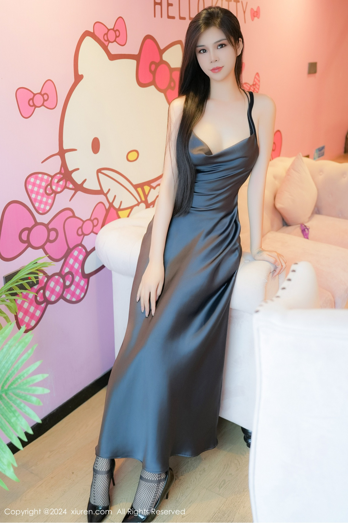 [XiuRen]高清写真图 2024.07.03 No.8795 雪糕CiCi 黑丝美腿