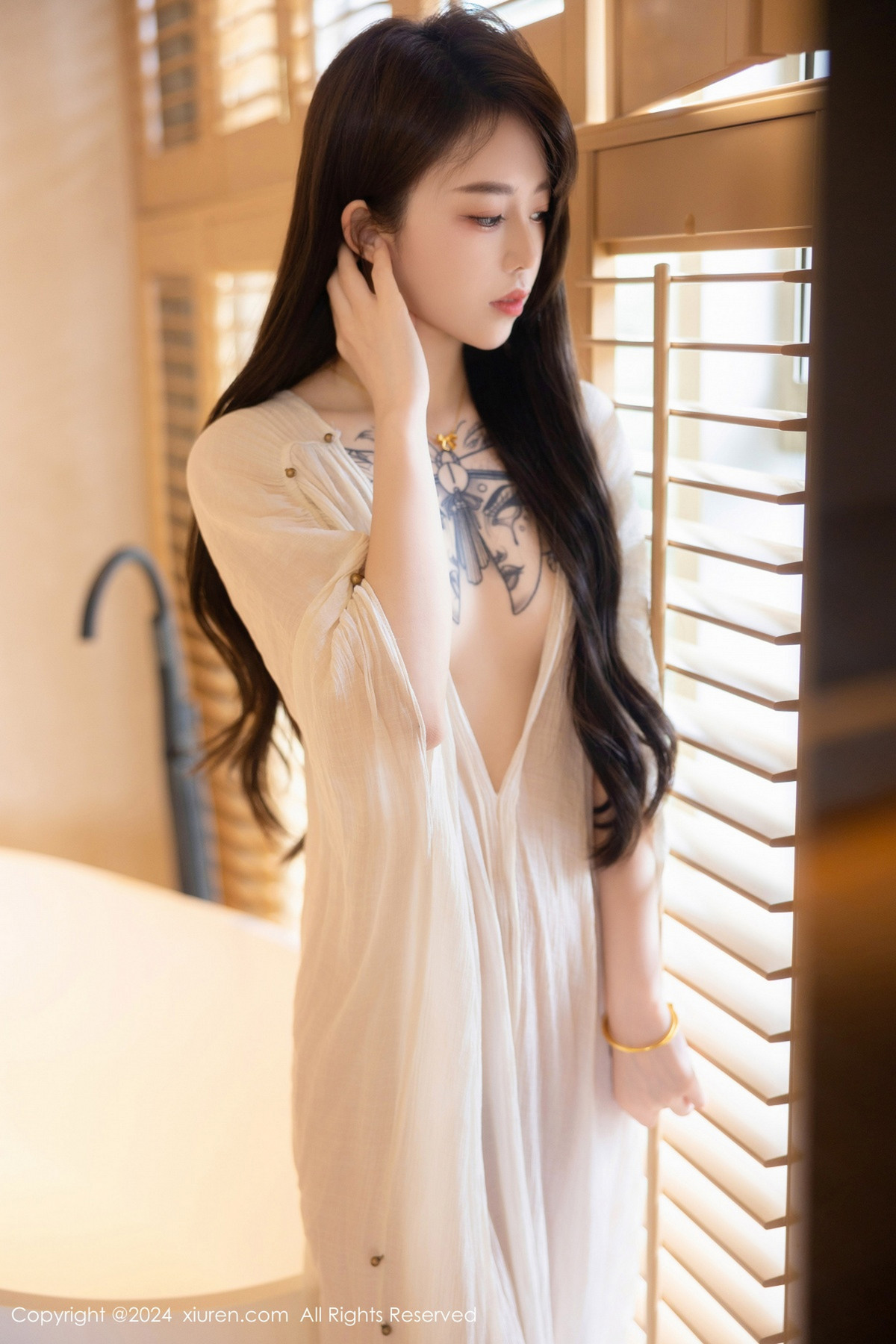 [XiuRen]高清写真图 2024.07.11 No.8842 夏竹 性感美腿