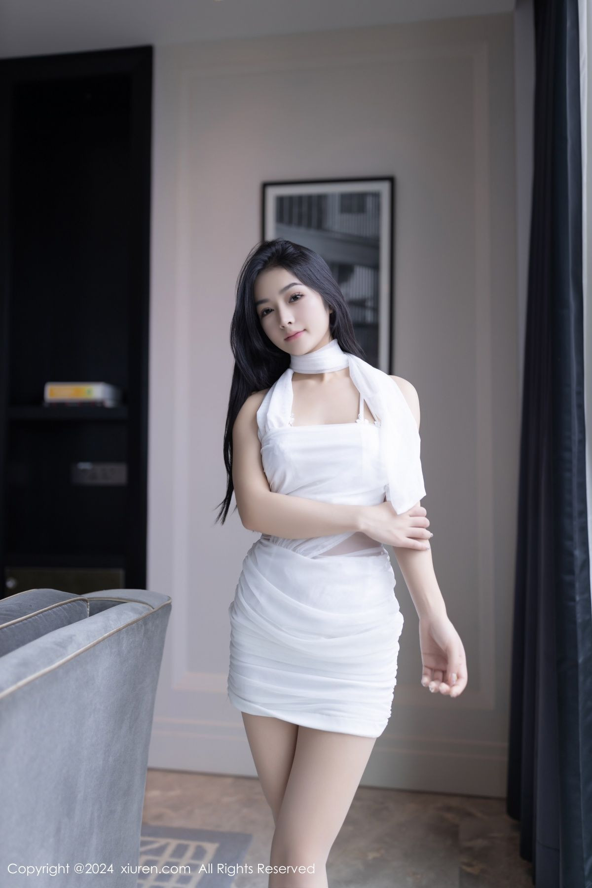 [XiuRen]高清写真图 2024.07.17 No.8875 谭小灵 丝袜美腿