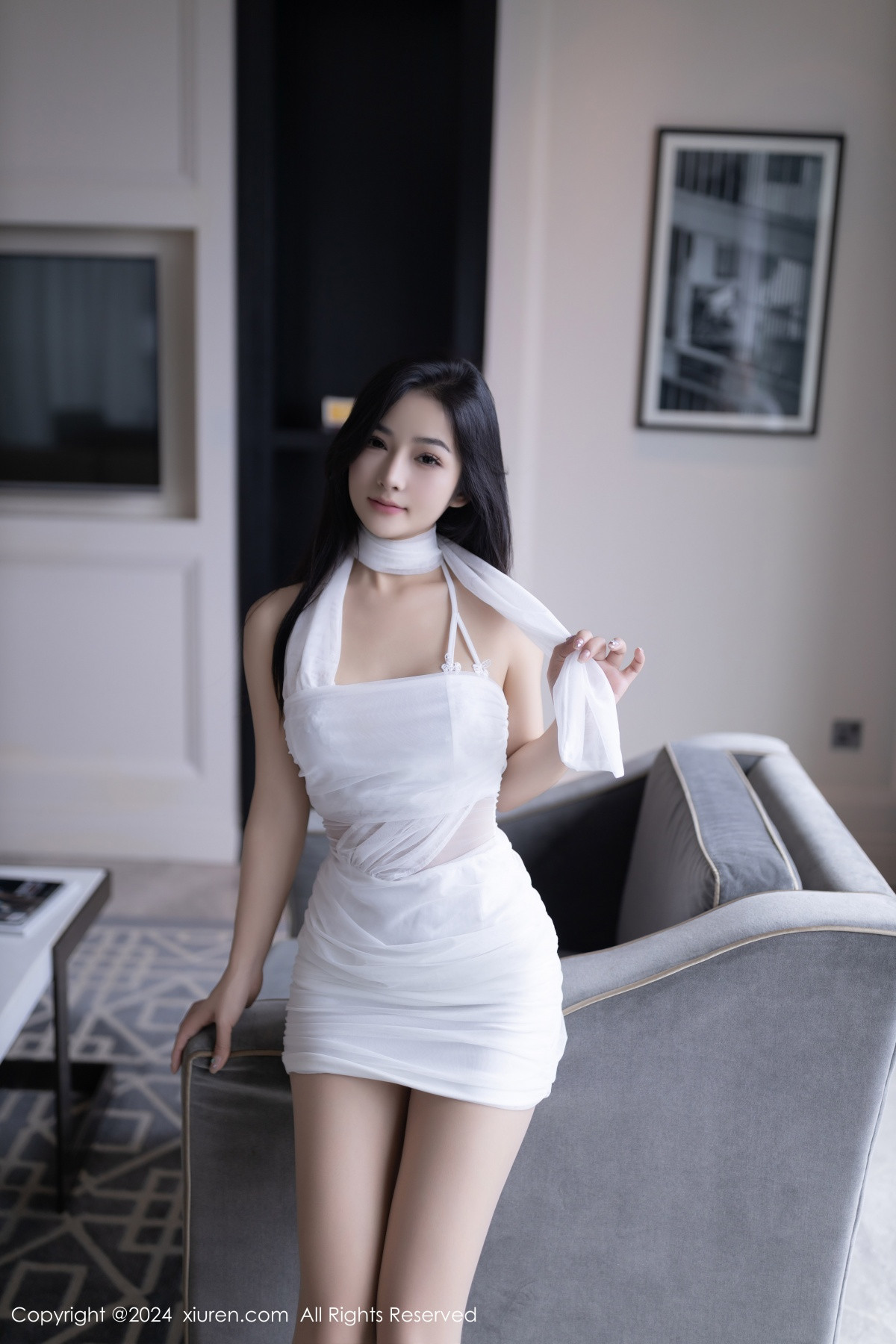 [XiuRen]高清写真图 2024.07.17 No.8875 谭小灵 丝袜美腿