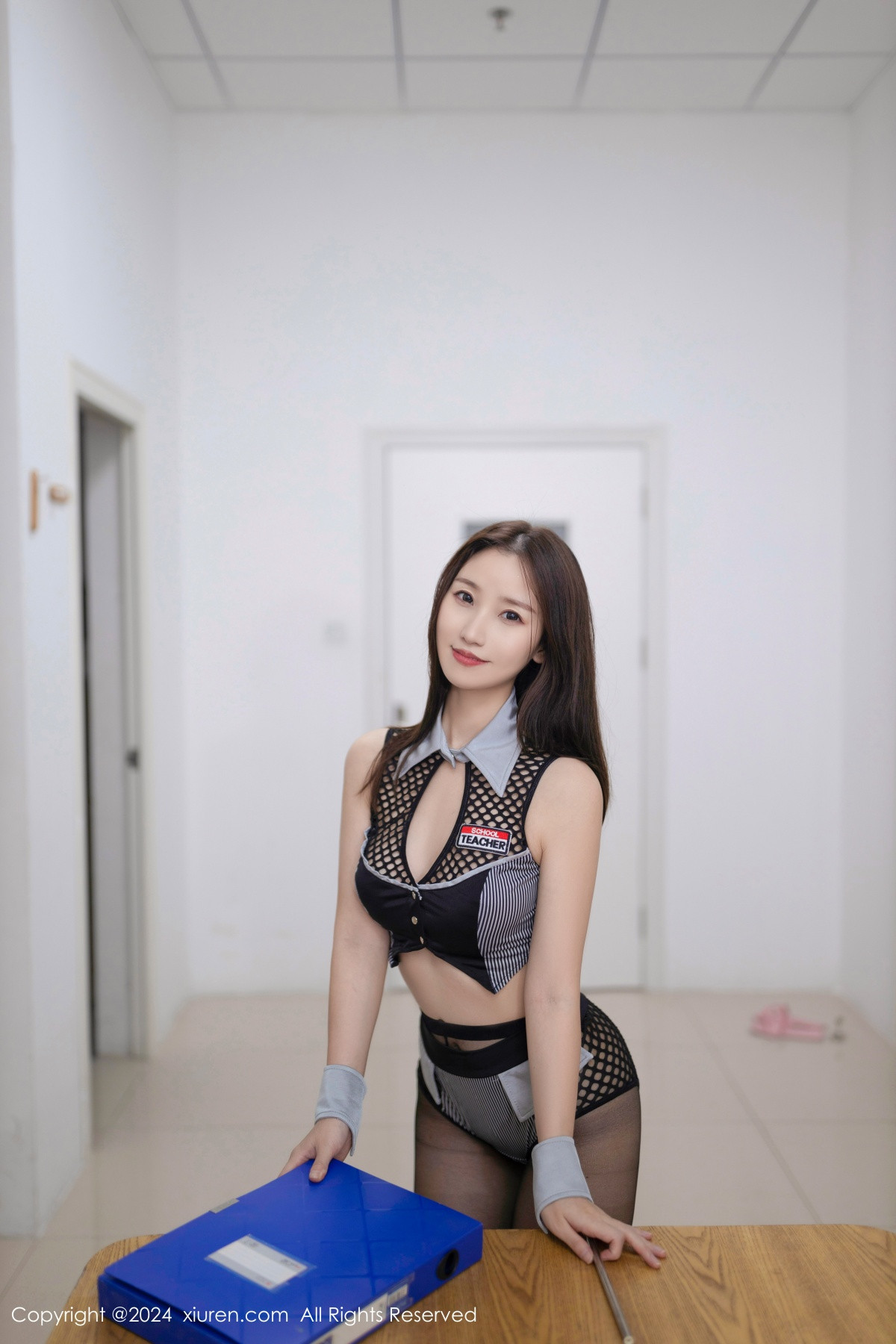 [XiuRen]高清写真图 2024.08.14 No.9013 杏子Yada 黑丝美腿