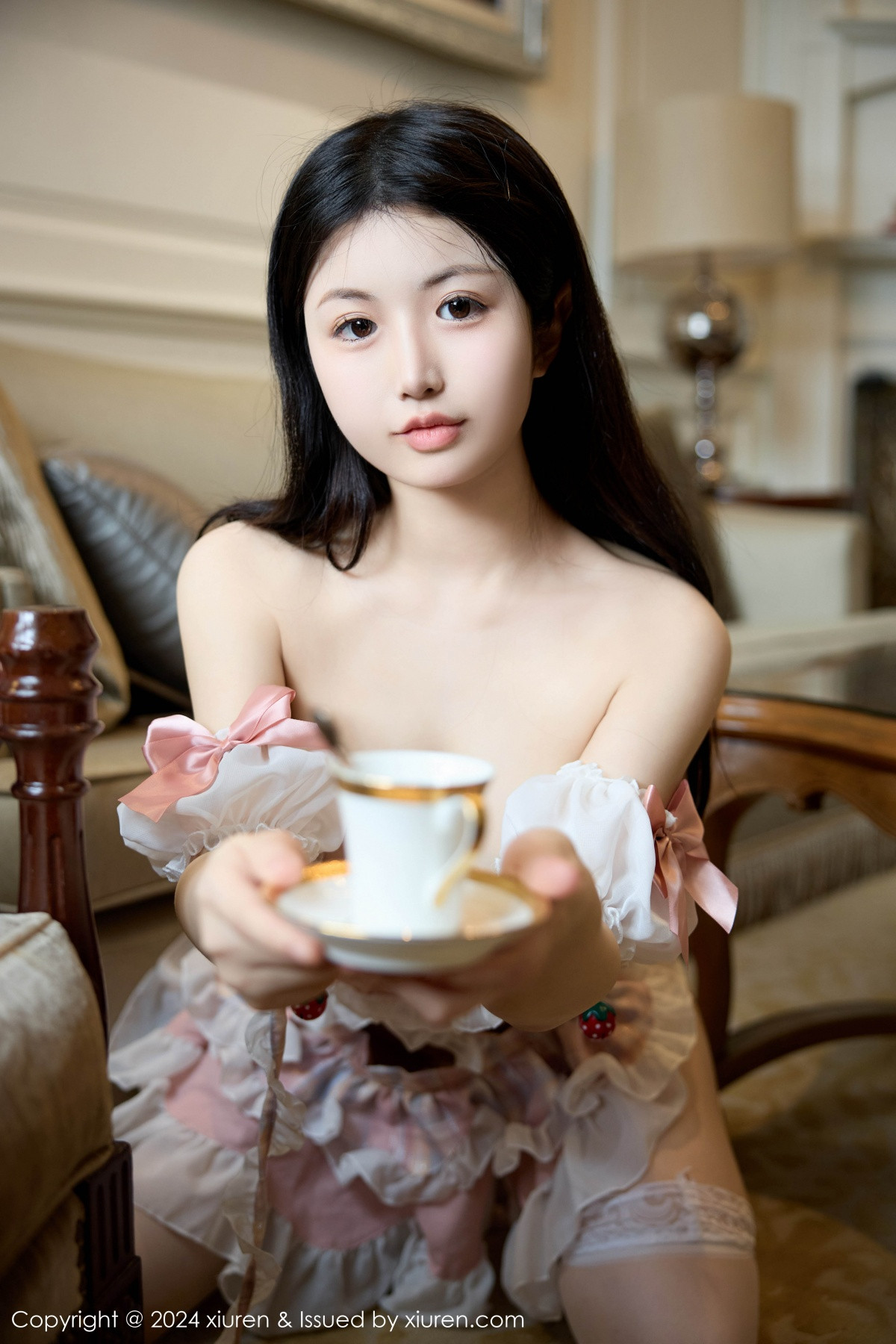 [XiuRen]高清写真图 2024.09.27 No.9218 陈小花 美腿丝袜