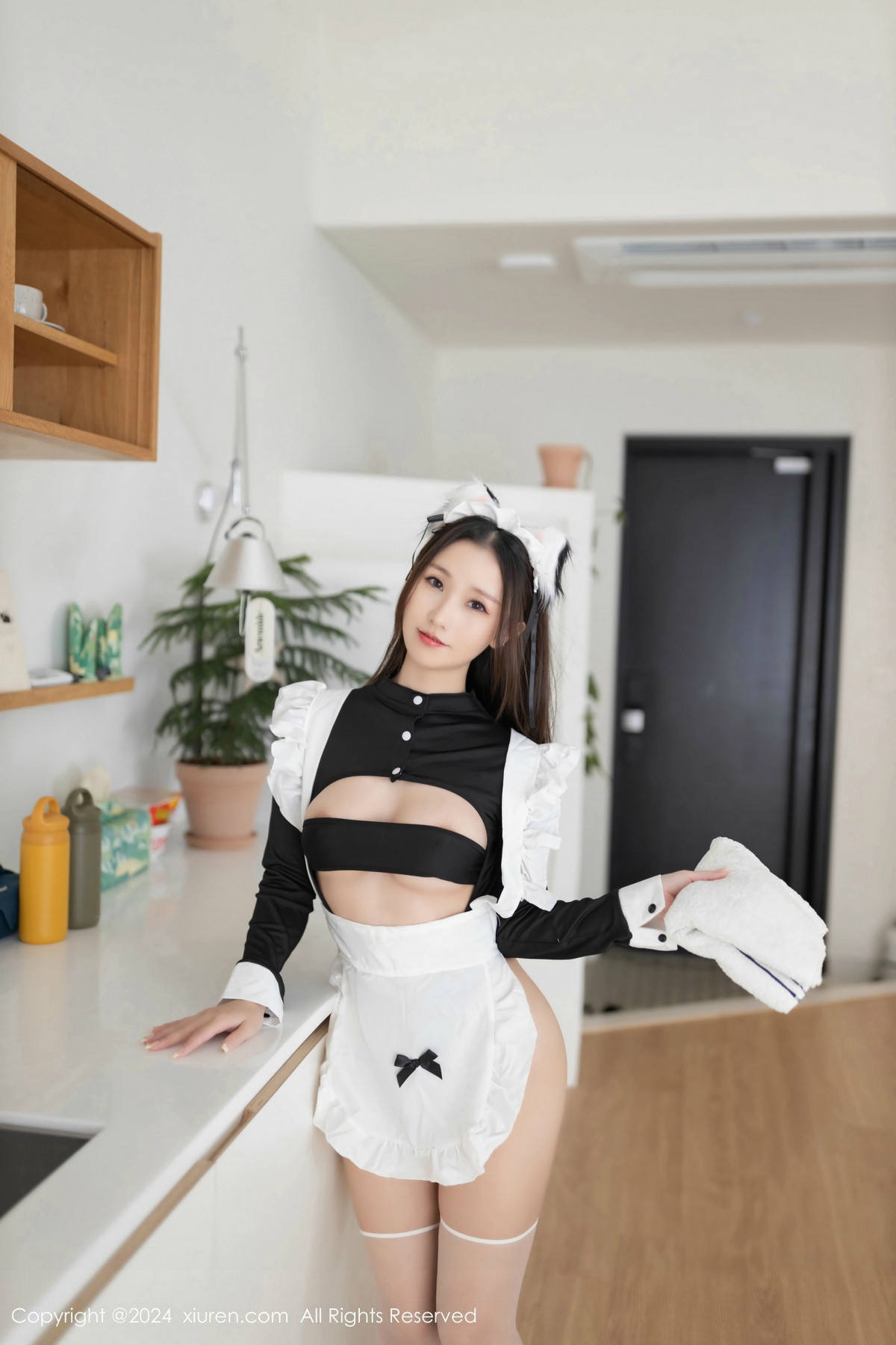 [XiuRen]高清写真图 2024.10.30 No.9369 杏子Yada 私房女仆