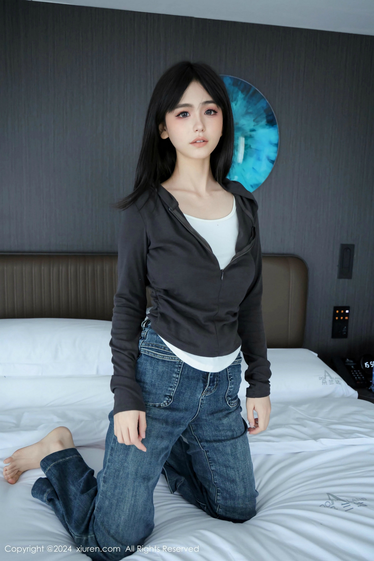 [XiuRen]高清写真图 2024.11.19 No.9464 奶芙乔乔 美腿性感