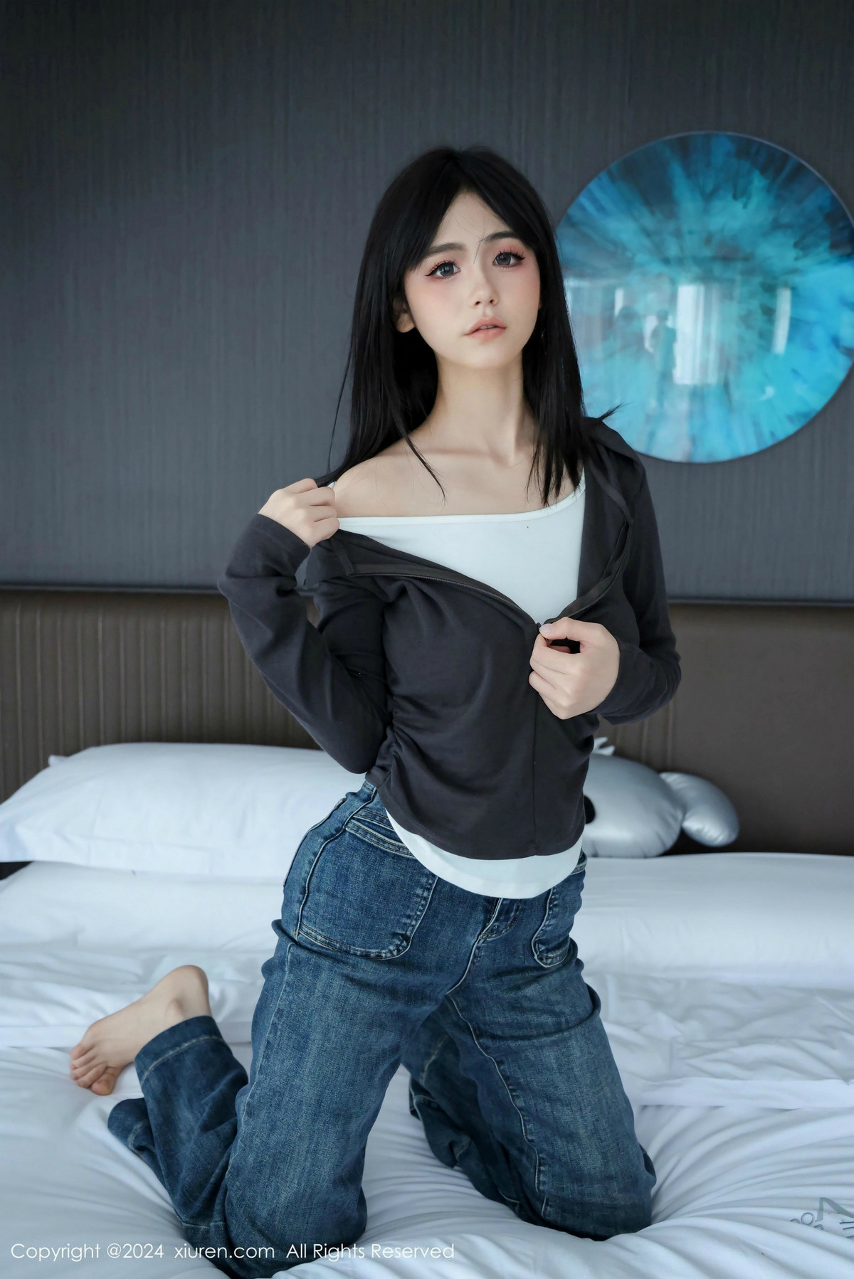 [XiuRen]高清写真图 2024.11.19 No.9464 奶芙乔乔 美腿性感