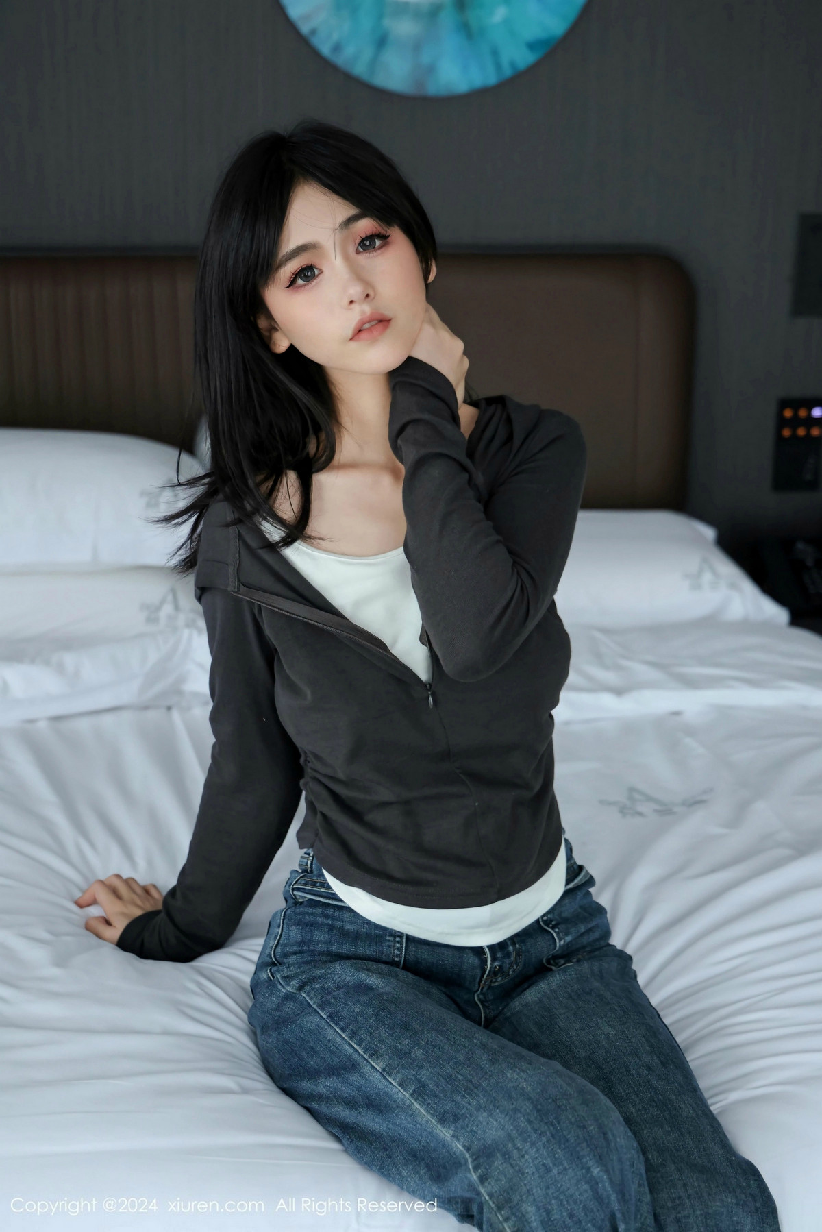 [XiuRen]高清写真图 2024.11.19 No.9464 奶芙乔乔 美腿性感