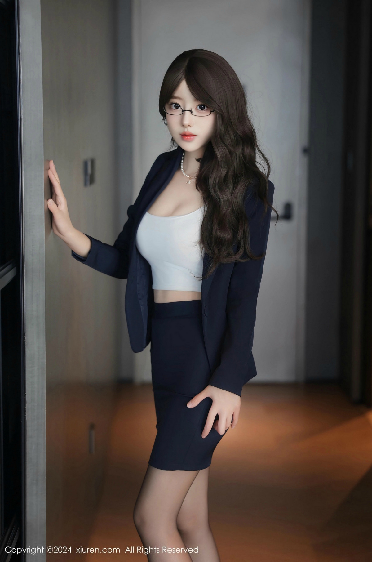 [XiuRen]高清写真图 2024.11.22 No.9486 桃妖夭 黑丝美腿