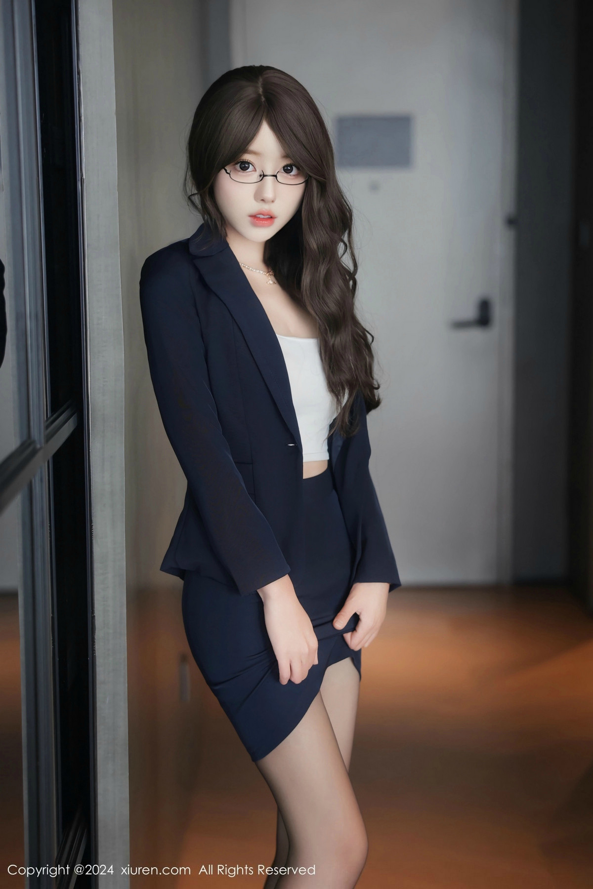[XiuRen]高清写真图 2024.11.22 No.9486 桃妖夭 黑丝美腿