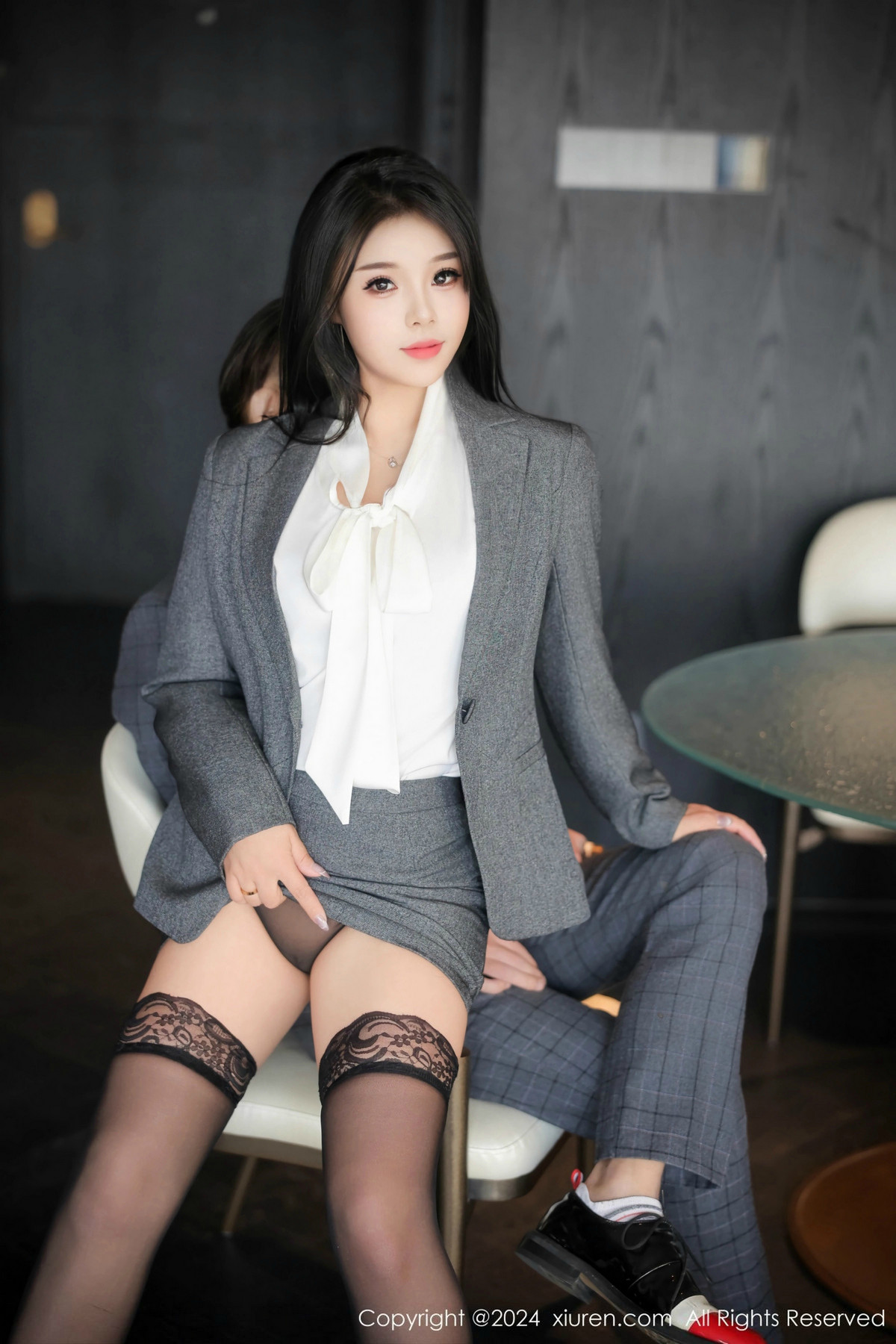 [XiuRen]高清写真图 2024.11.28 No.9515 麦田 职业装黑丝