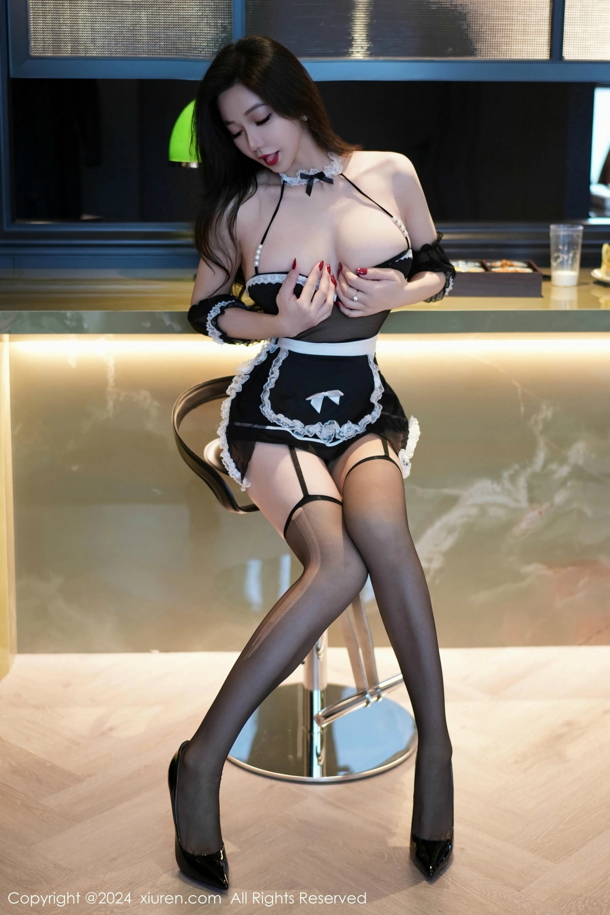 [XiuRen]高清写真图 2024.11.29 No.9523 心妍小公主 黑丝美臀