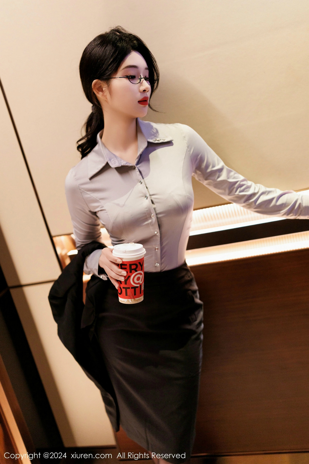 [XiuRen]高清写真图 2024.12.09 No.9567 南乔 OL美腿