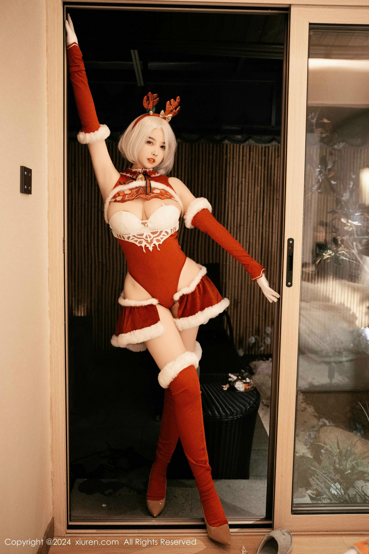 [XiuRen]高清写真图 2024.12.26 No.9660 樱桃小犊子 美臀性感