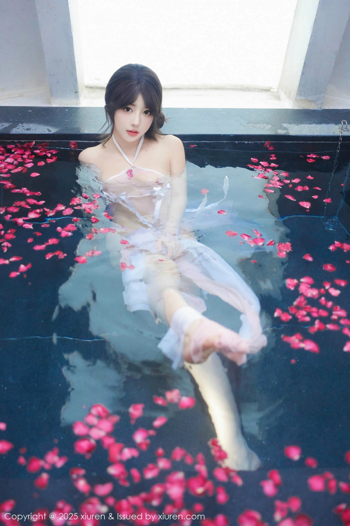 [XiuRen]高清写真图 2025.01.17 No.9778 桃妖夭 浴池美腿
