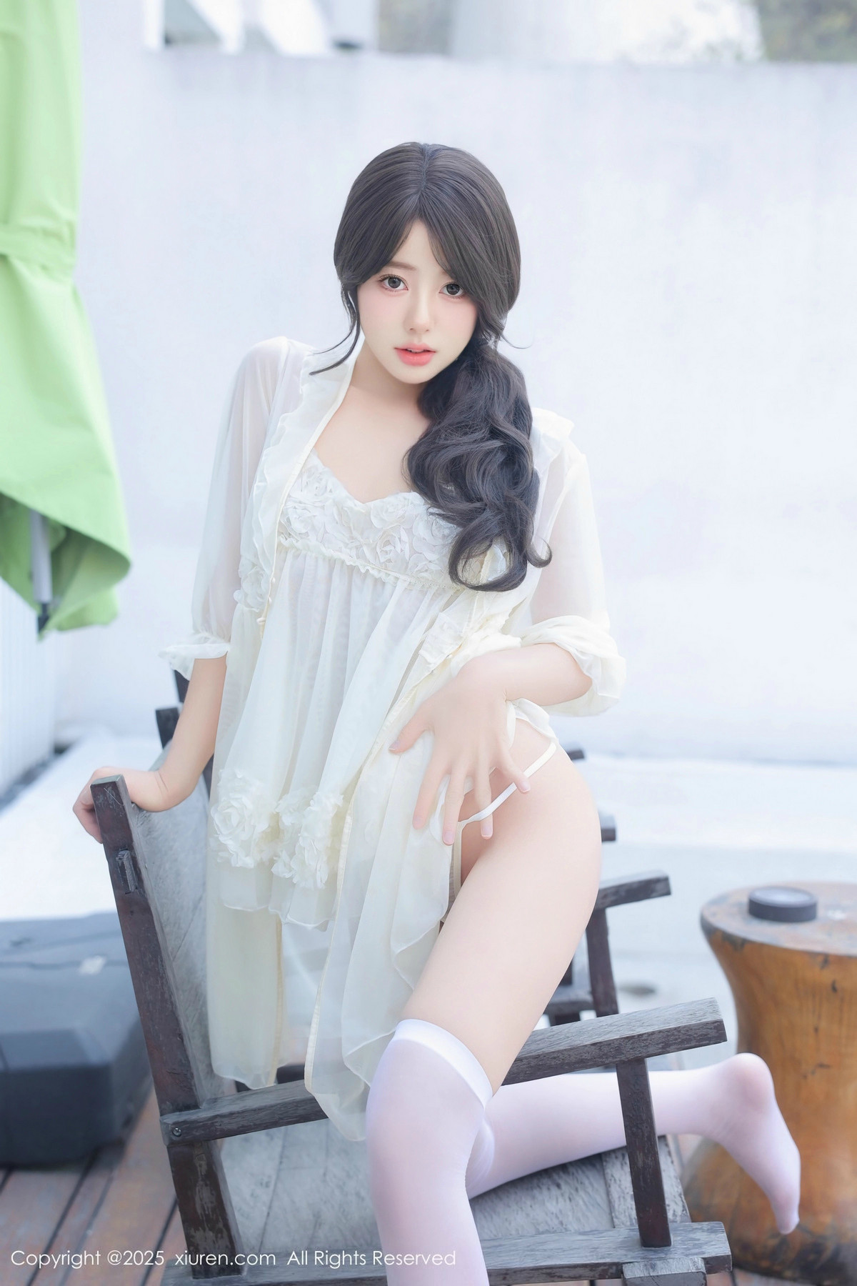 [XiuRen]高清写真图 2025.02.07 No.9851 桃妖夭 丝袜美腿