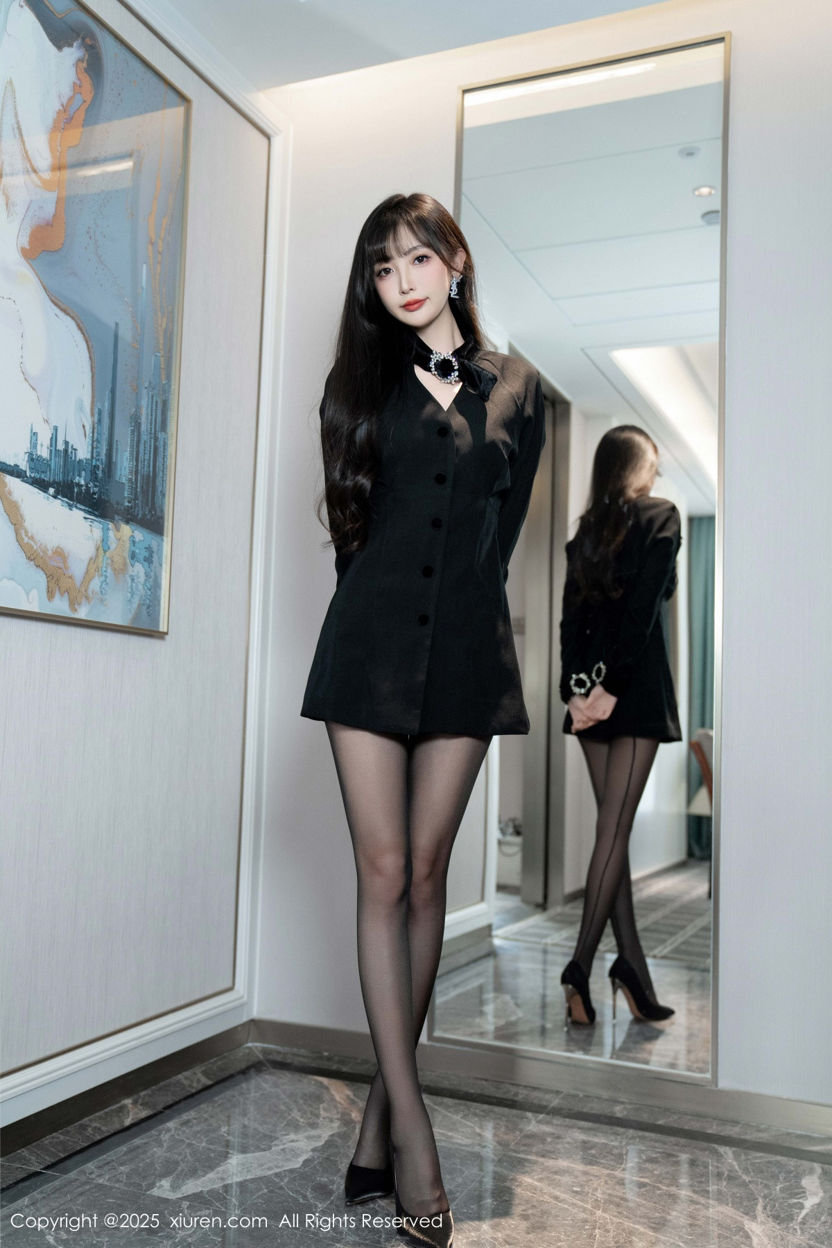 [XiuRen]高清写真图 2025.02.21 No.9918 樱桃小阑子 黑丝美腿