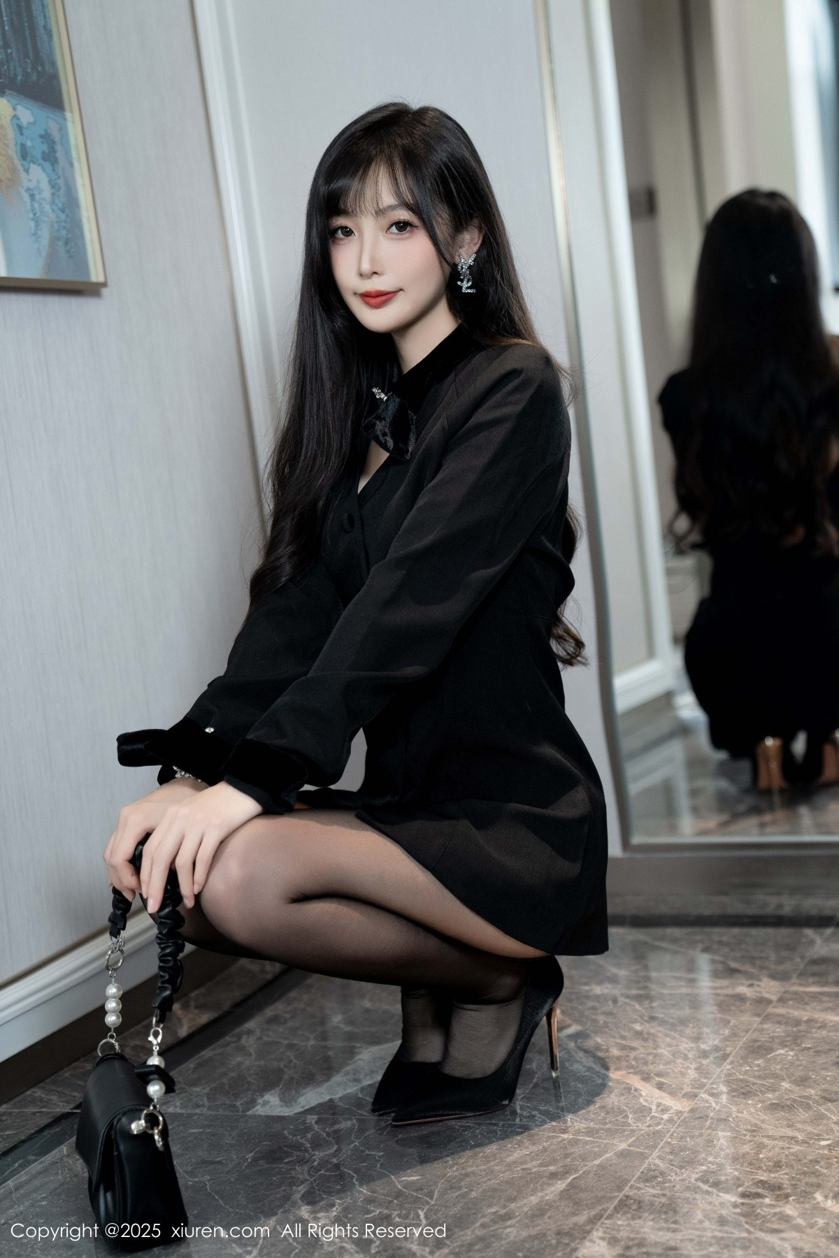 [XiuRen]高清写真图 2025.02.21 No.9918 樱桃小阑子 黑丝美腿