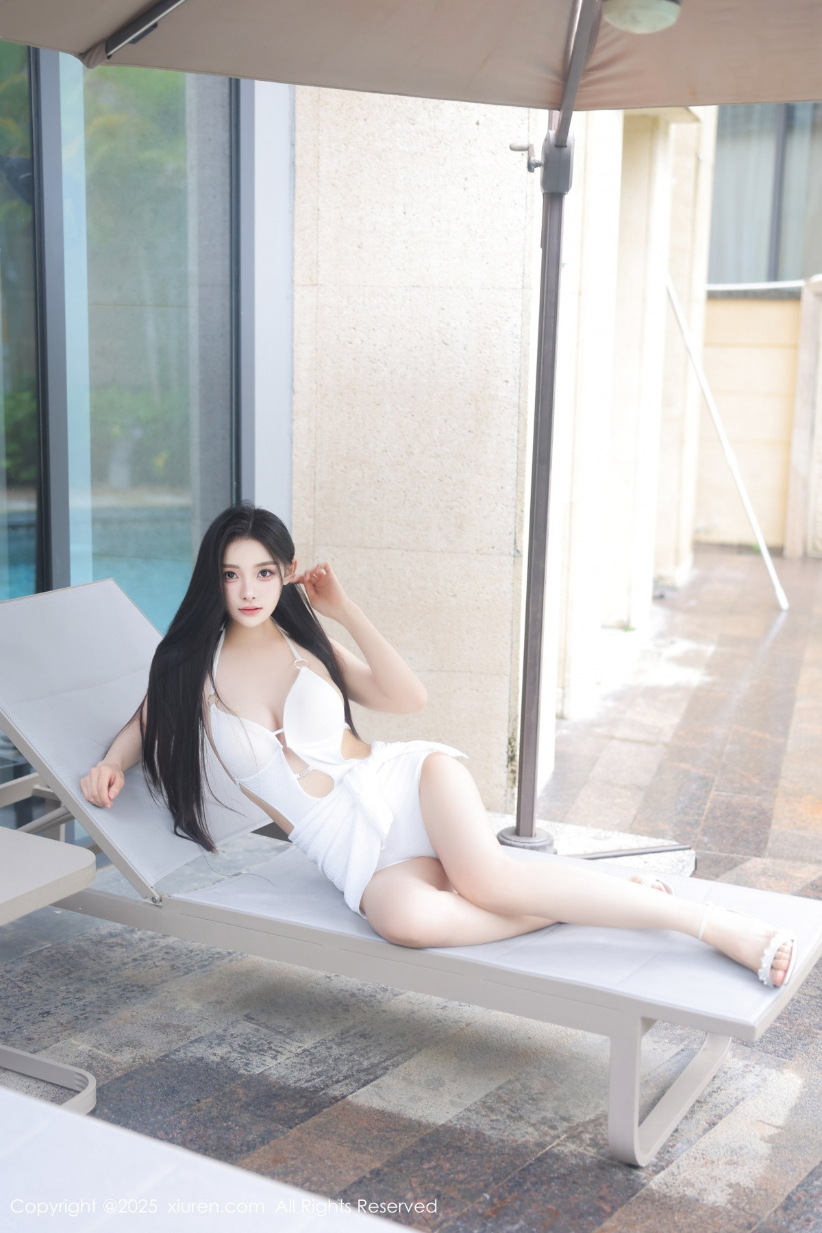 [XiuRen]高清写真图 2025.02.25 No.9929 白浅浅 美腿性感