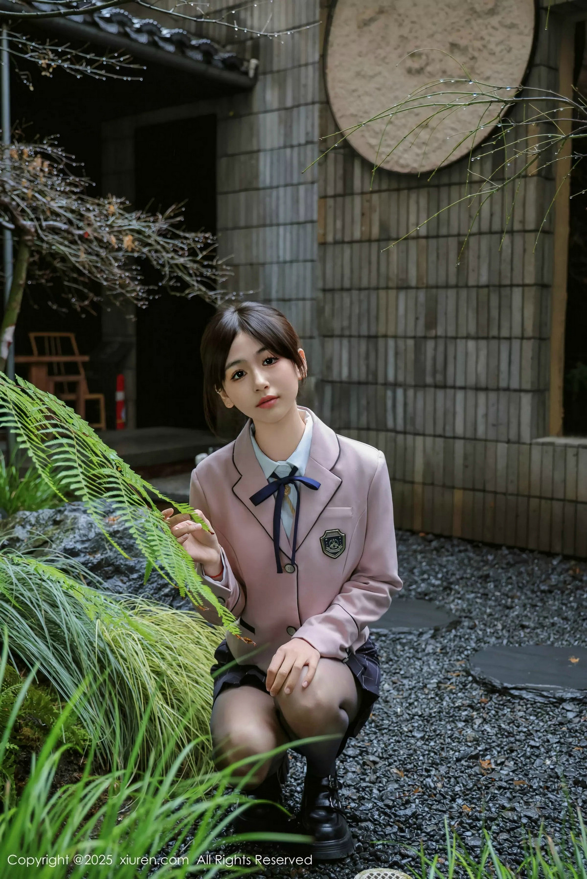 [XiuRen]高清写真图 2025.02.28 No.9949 奶芙乔乔 美腿黑丝