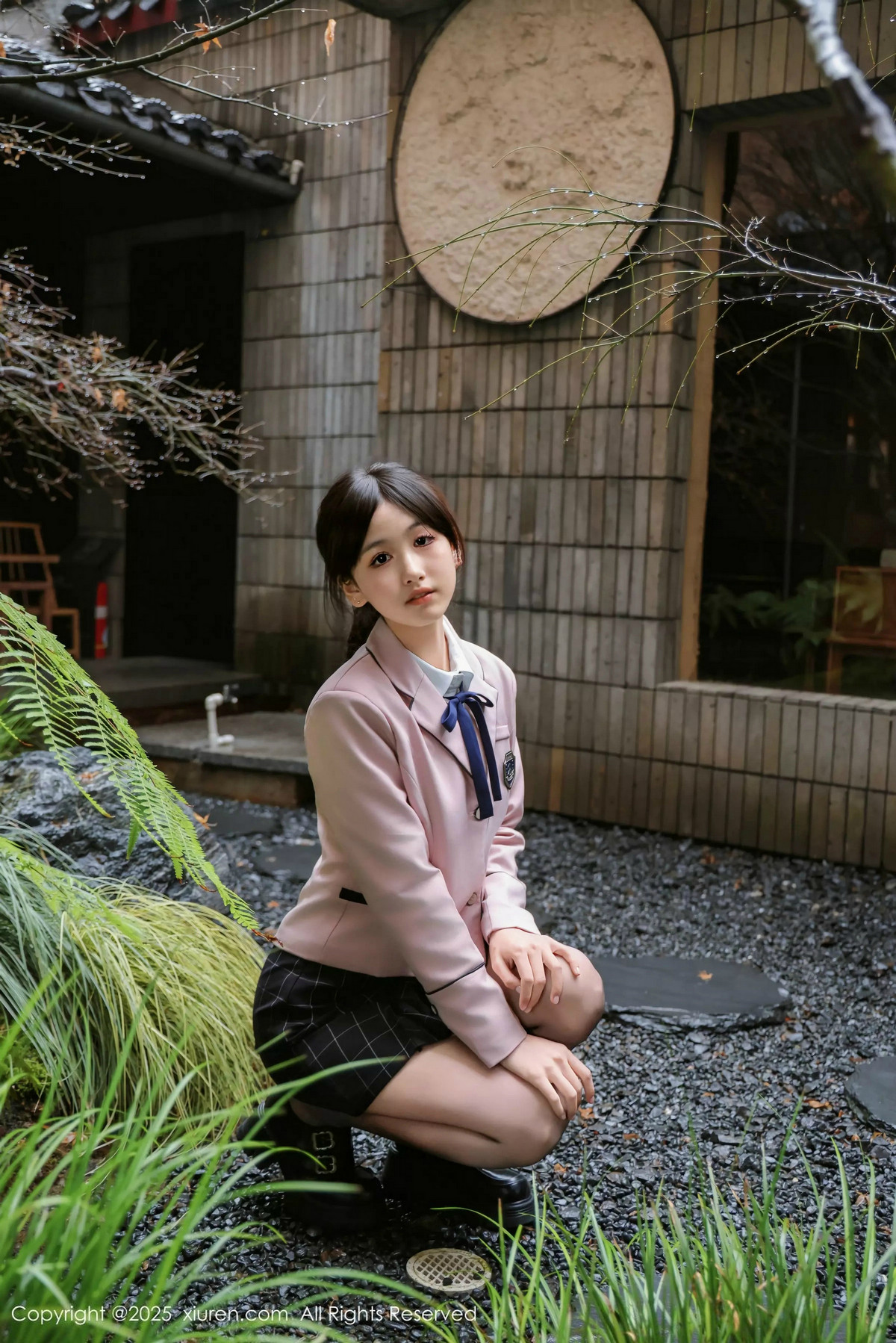 [XiuRen]高清写真图 2025.02.28 No.9949 奶芙乔乔 美腿黑丝