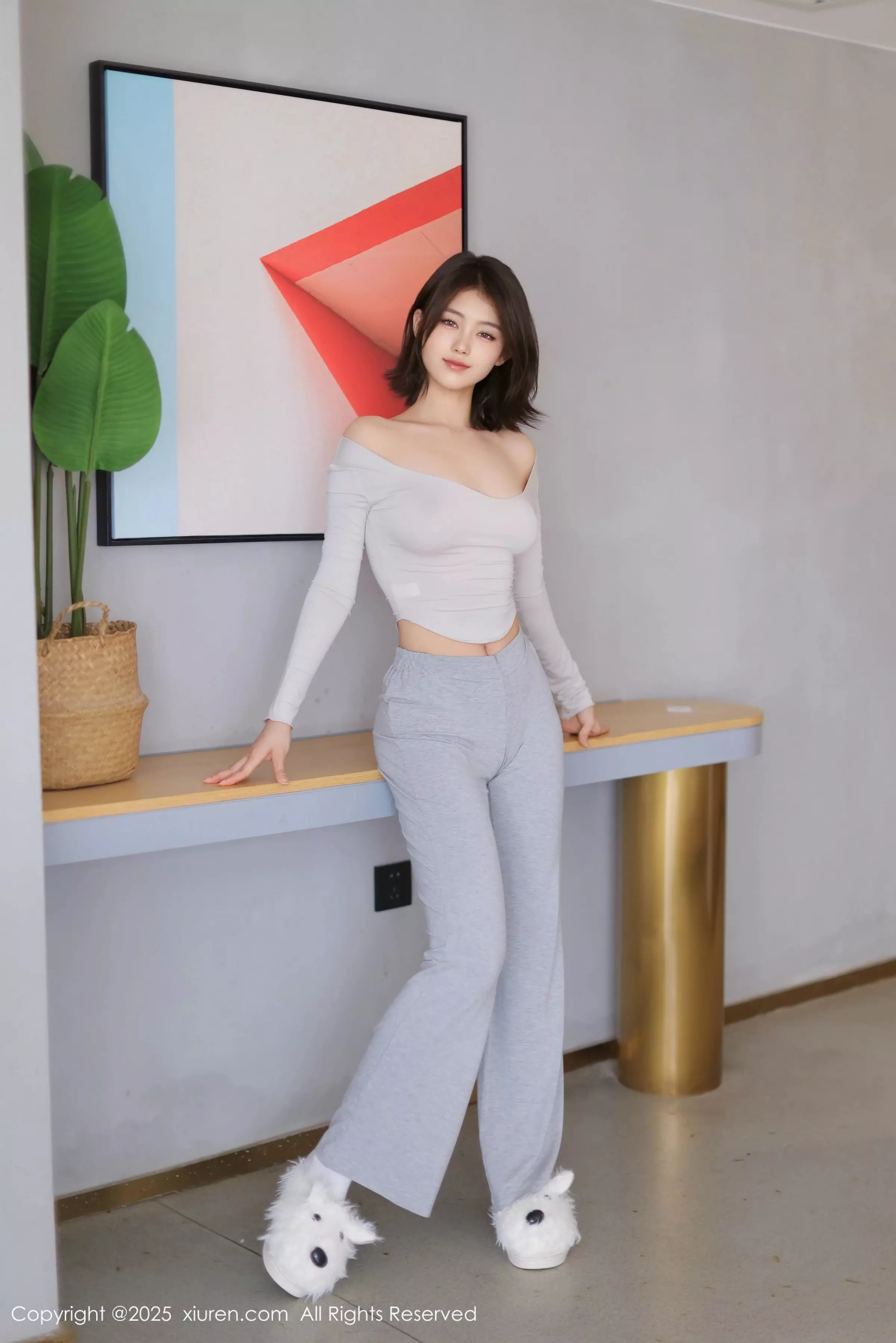[XiuRen]高清写真图 2025.03.14 No.10021 小橘子orange 美腿性感