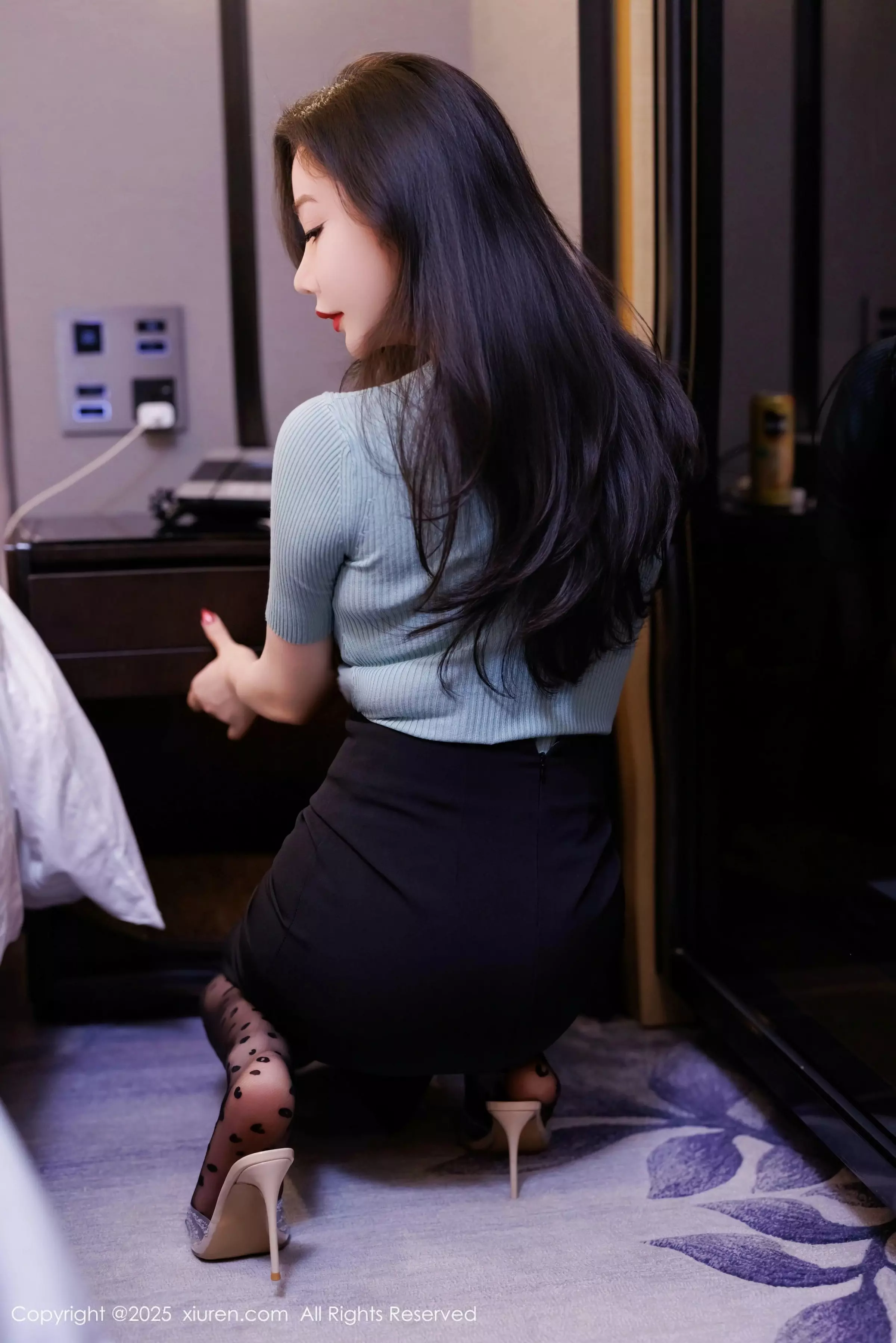 [XiuRen]高清写真图 2025.03.24 No.10060 心妍小公主 蓝色T恤