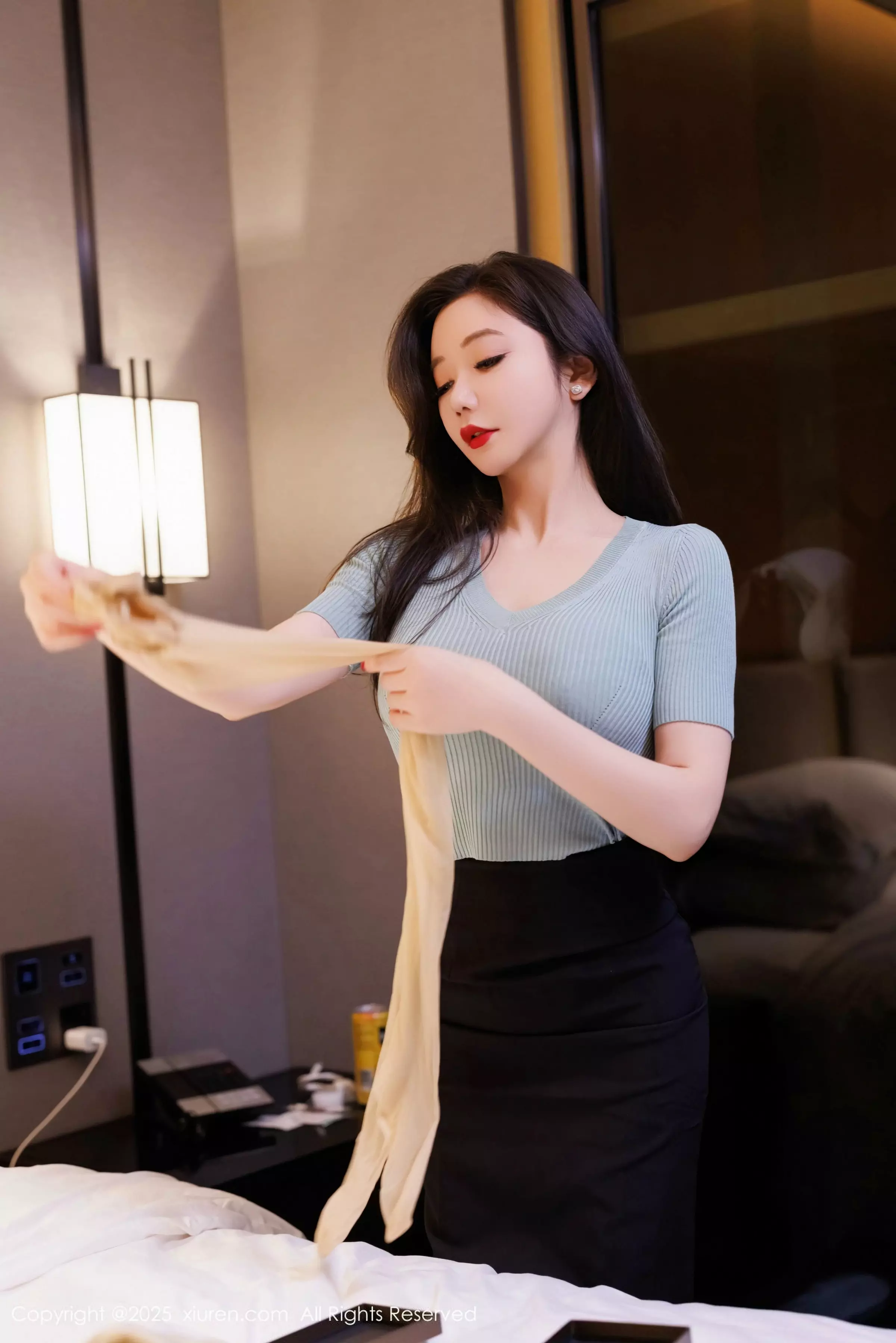 [XiuRen]高清写真图 2025.03.24 No.10060 心妍小公主 蓝色T恤