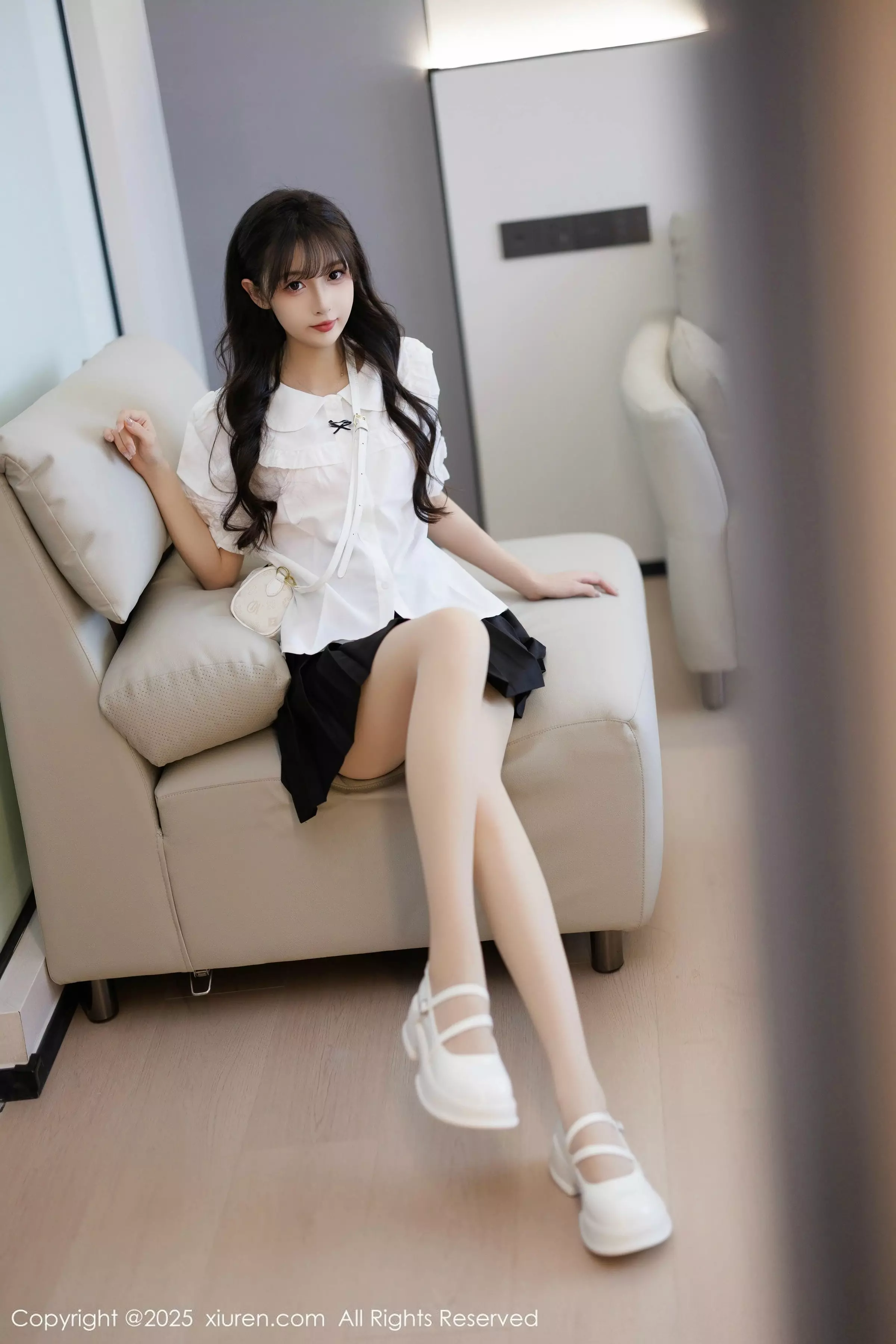 [XiuRen]高清写真图 2025.03.25 No.10067 樱桃小阑子 西安旅拍